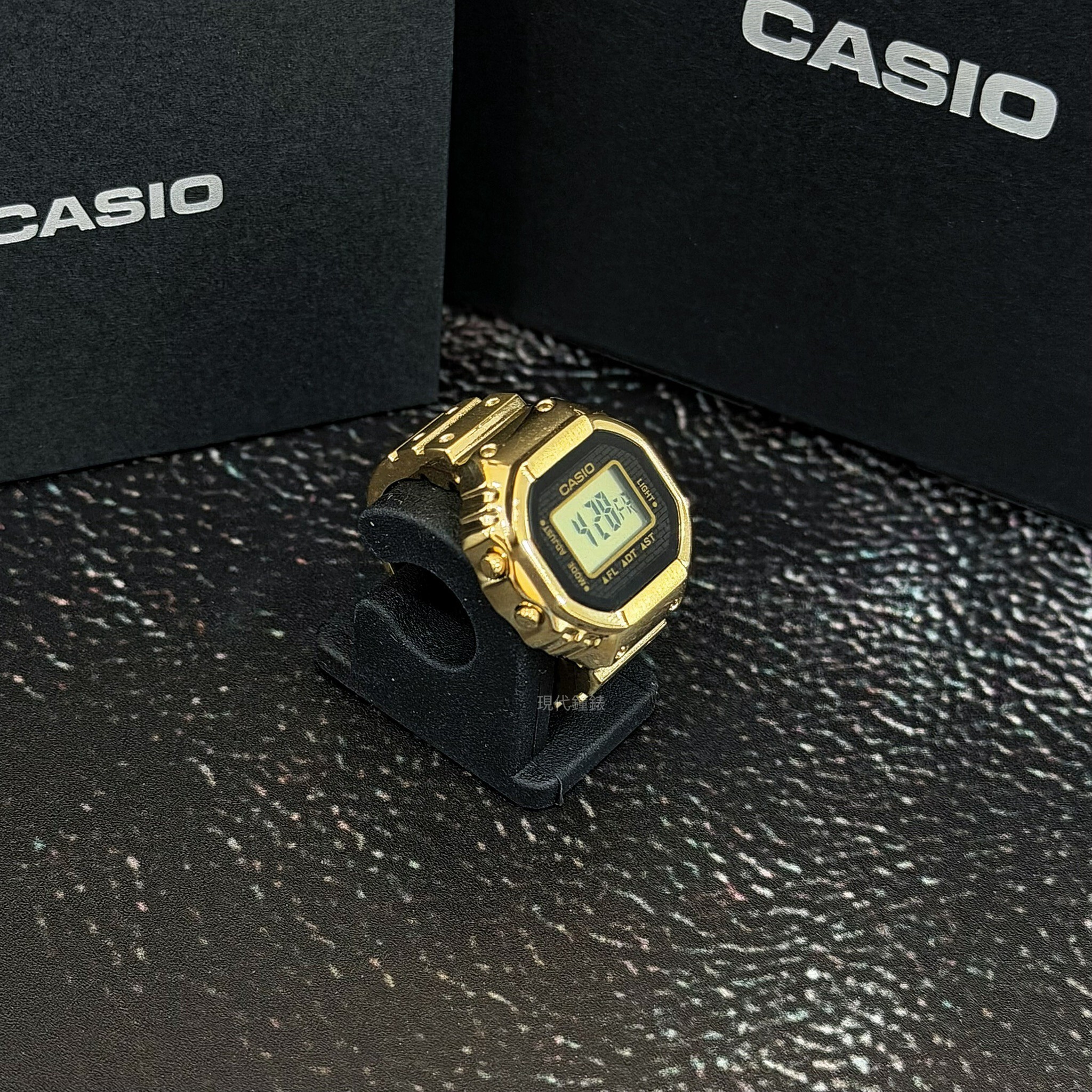 【CASIO 卡西歐】VINTAGE 限量全金屬指環錶 微型數位小方塊 CRW-001G-9D 19.5mm 現代鐘錶
