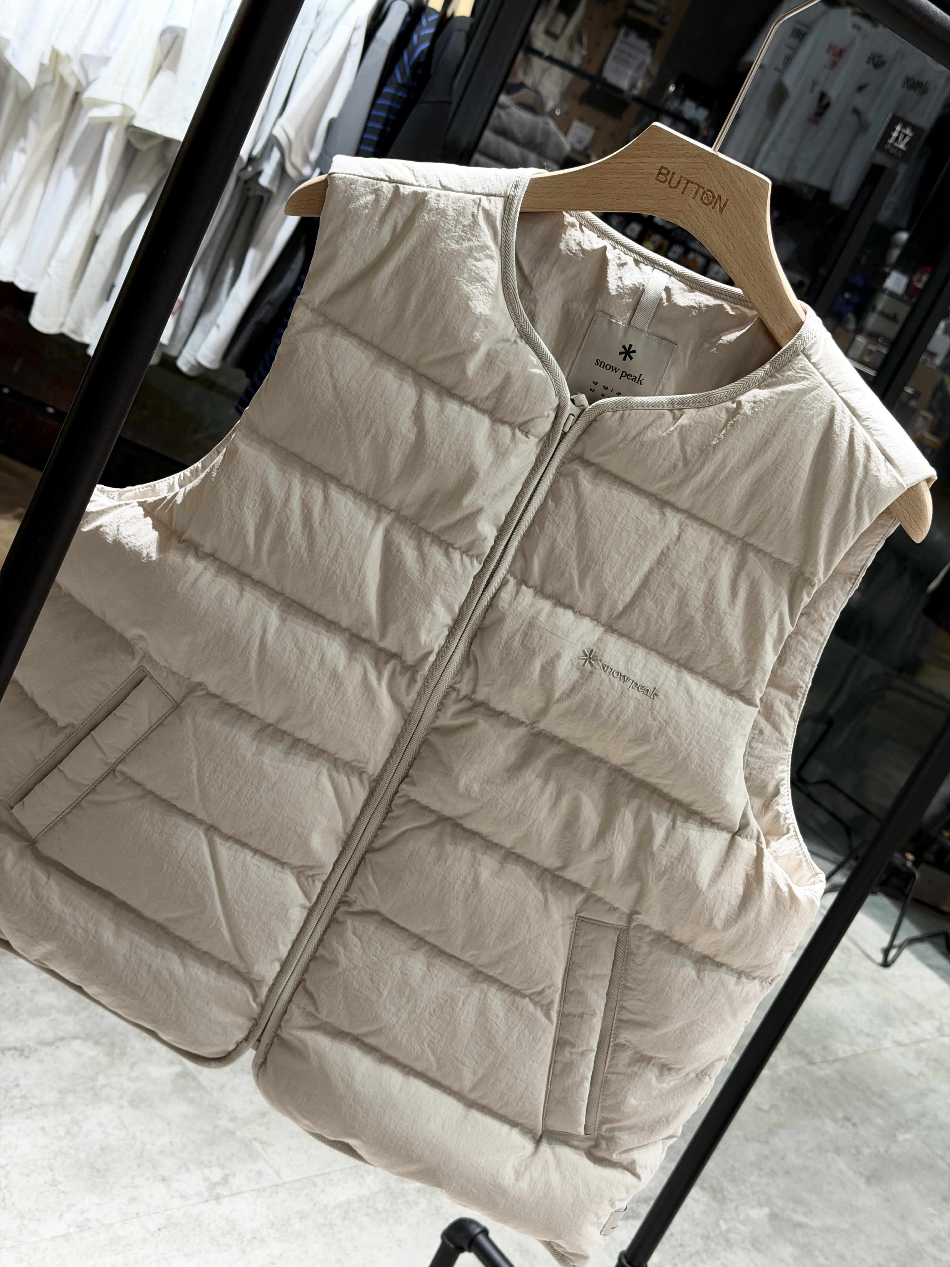 Snow Peak Land Women Light Down Vest 女款 無領式 輕羽絨 背心 S25WWGDV61