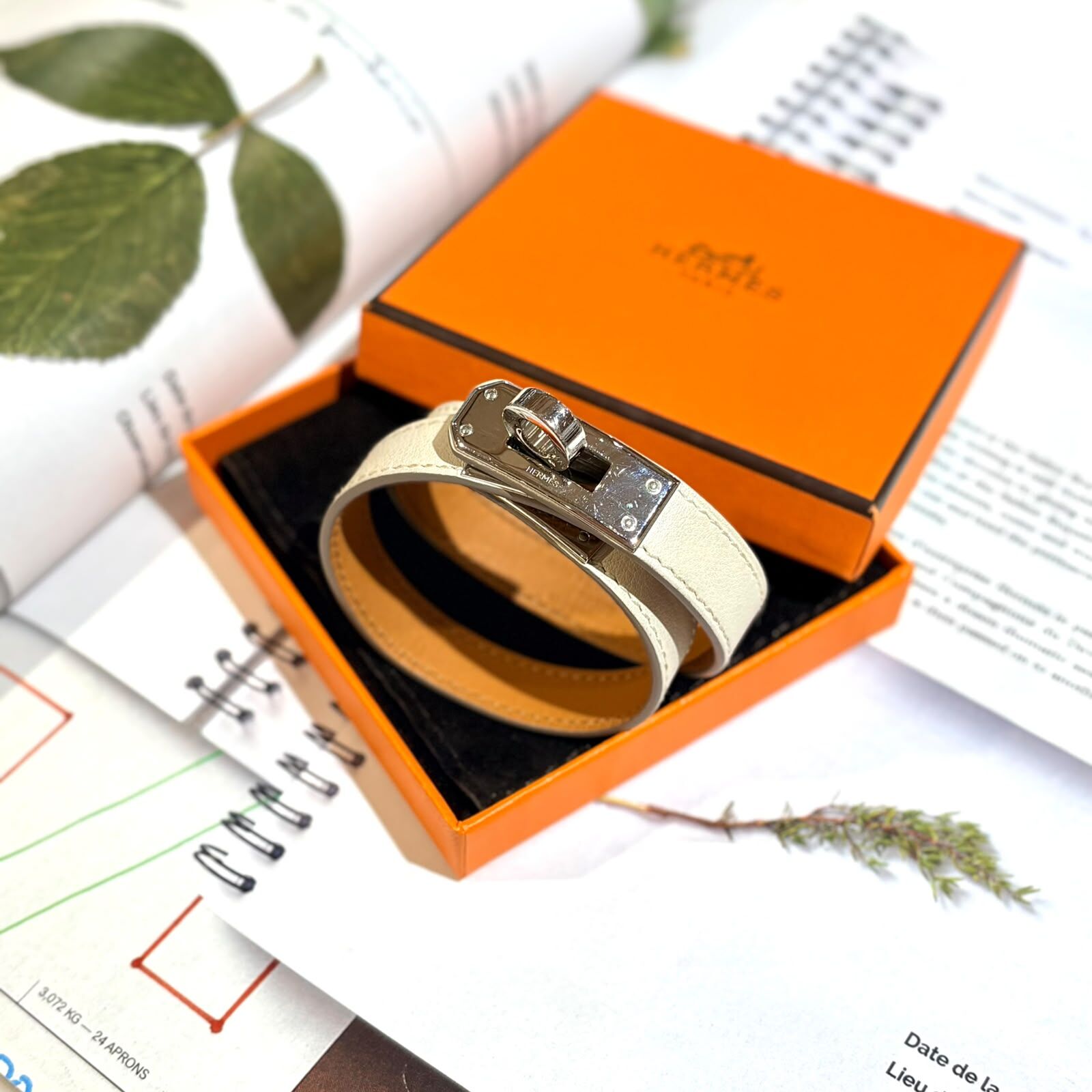 95%NEW二手HERMES 手帶 T2 奶昔白Swift皮/銀扣 Kelly Double Tour bracelet  #香榭站正品