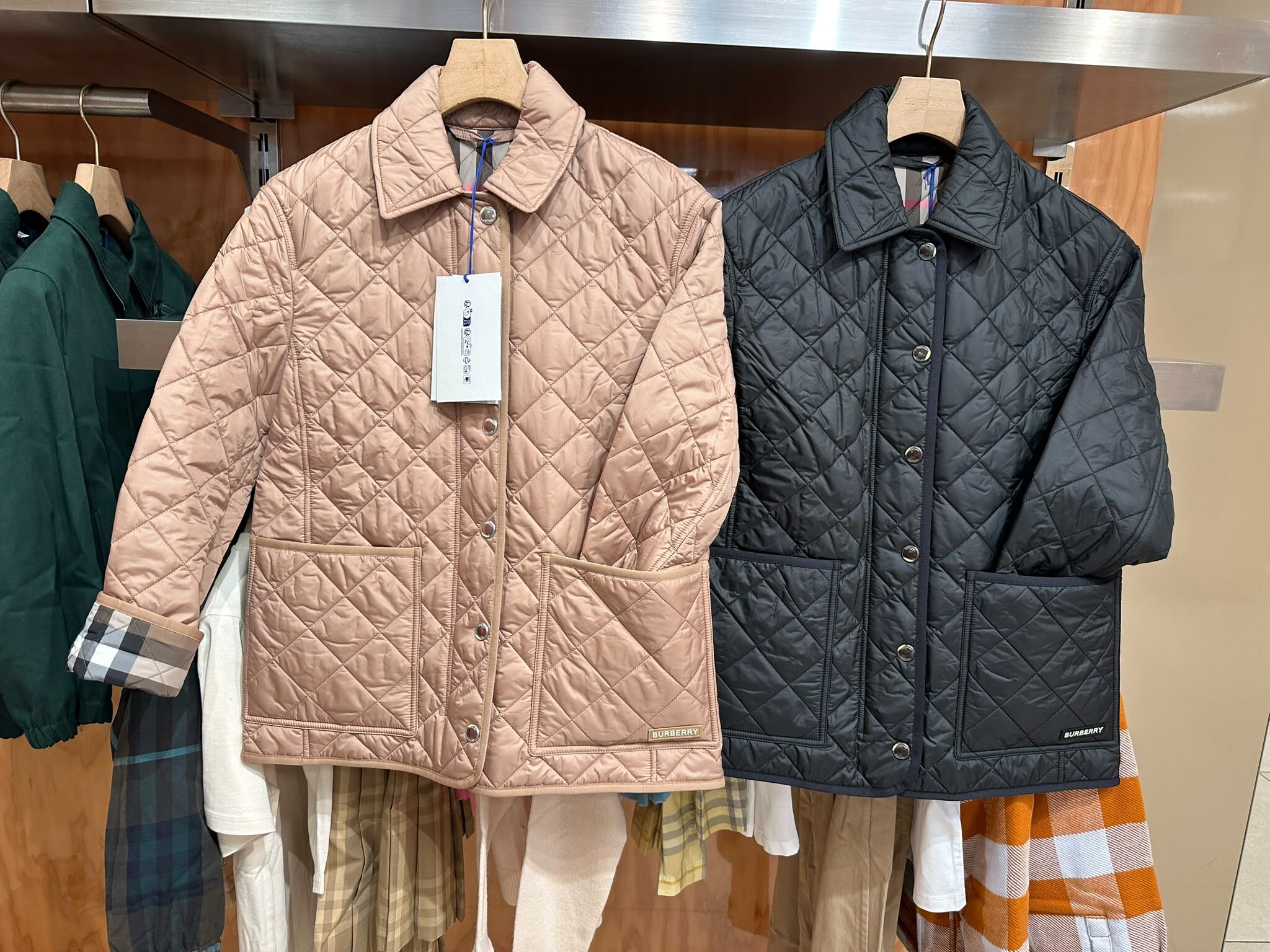 LYS02385 Burberry 菱格超輕身夾棉外套