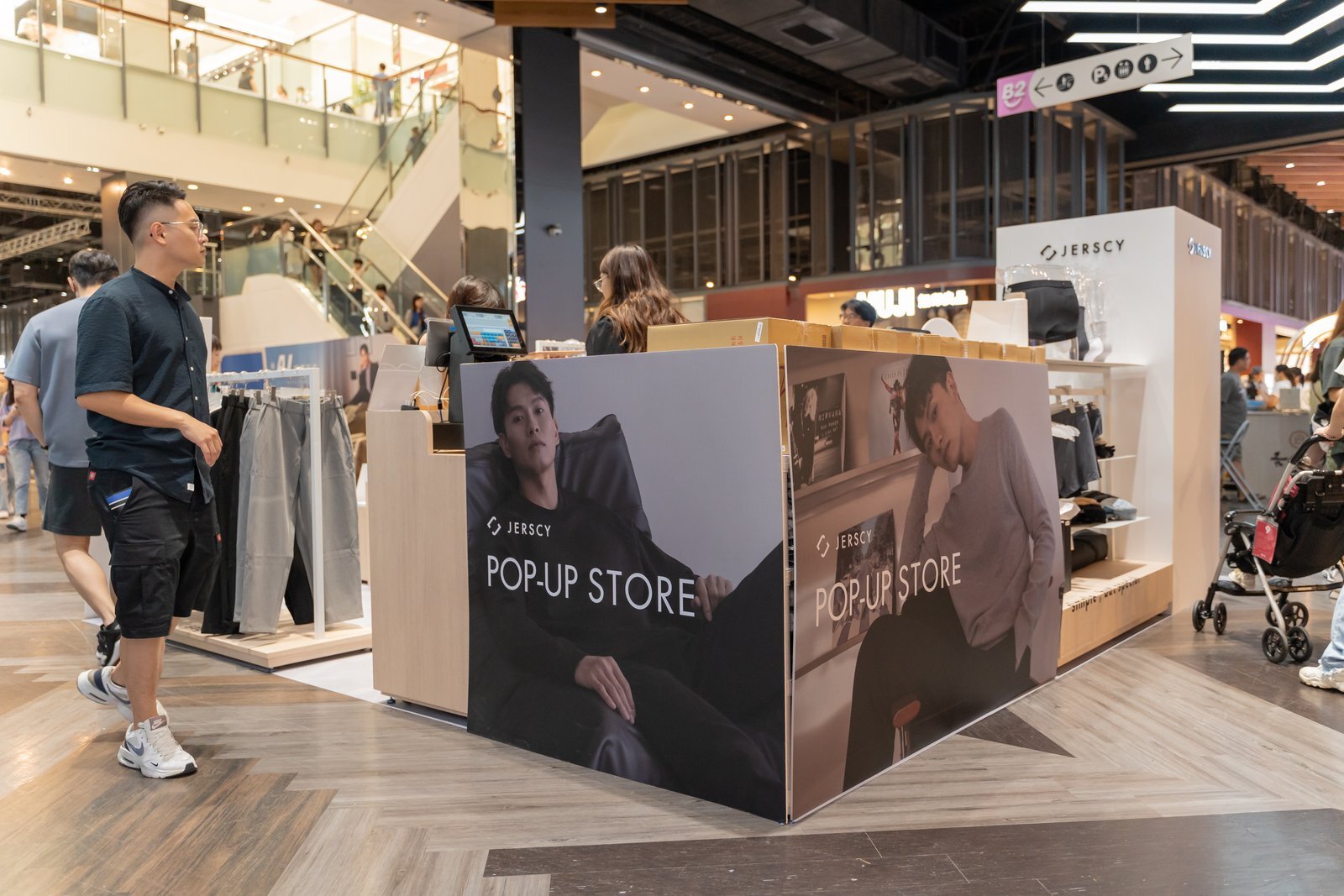 快閃店外牆的 Jerscy POP-UP STORE 形象輸出