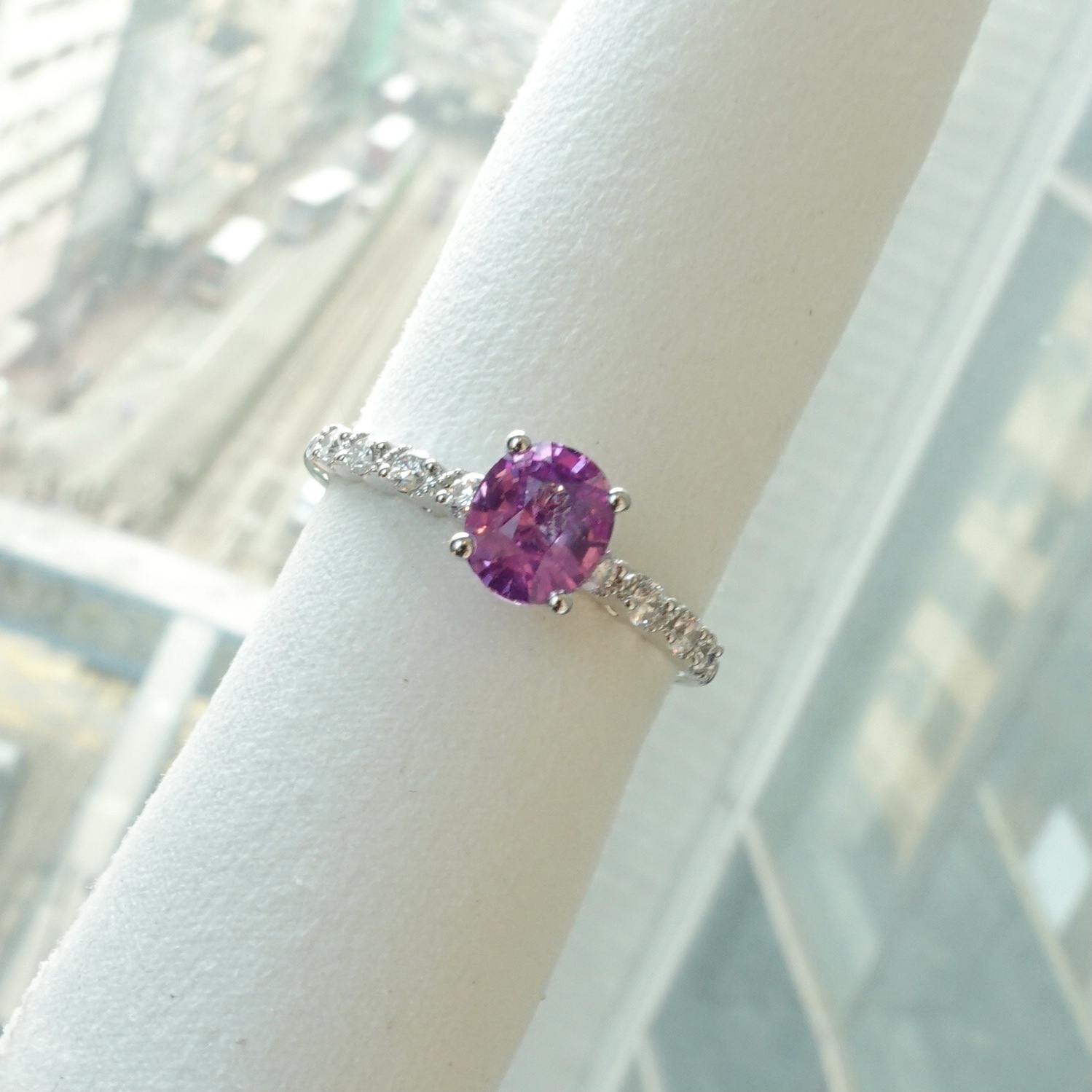 18K Gold Pinkish Purple Sapphire ring with diamonds setting - with Certificate
