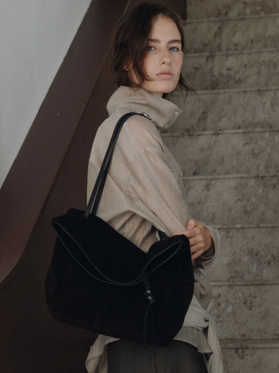 LOEUVRE Arche Shoulder Large Suede