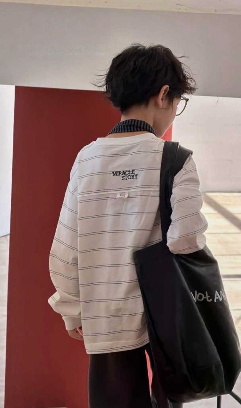 帥氣英字條紋上衣