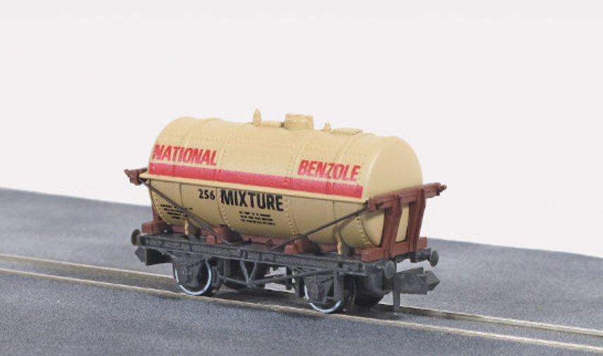 PECO NRP162 N Sacle Tank Wagon National Benzole