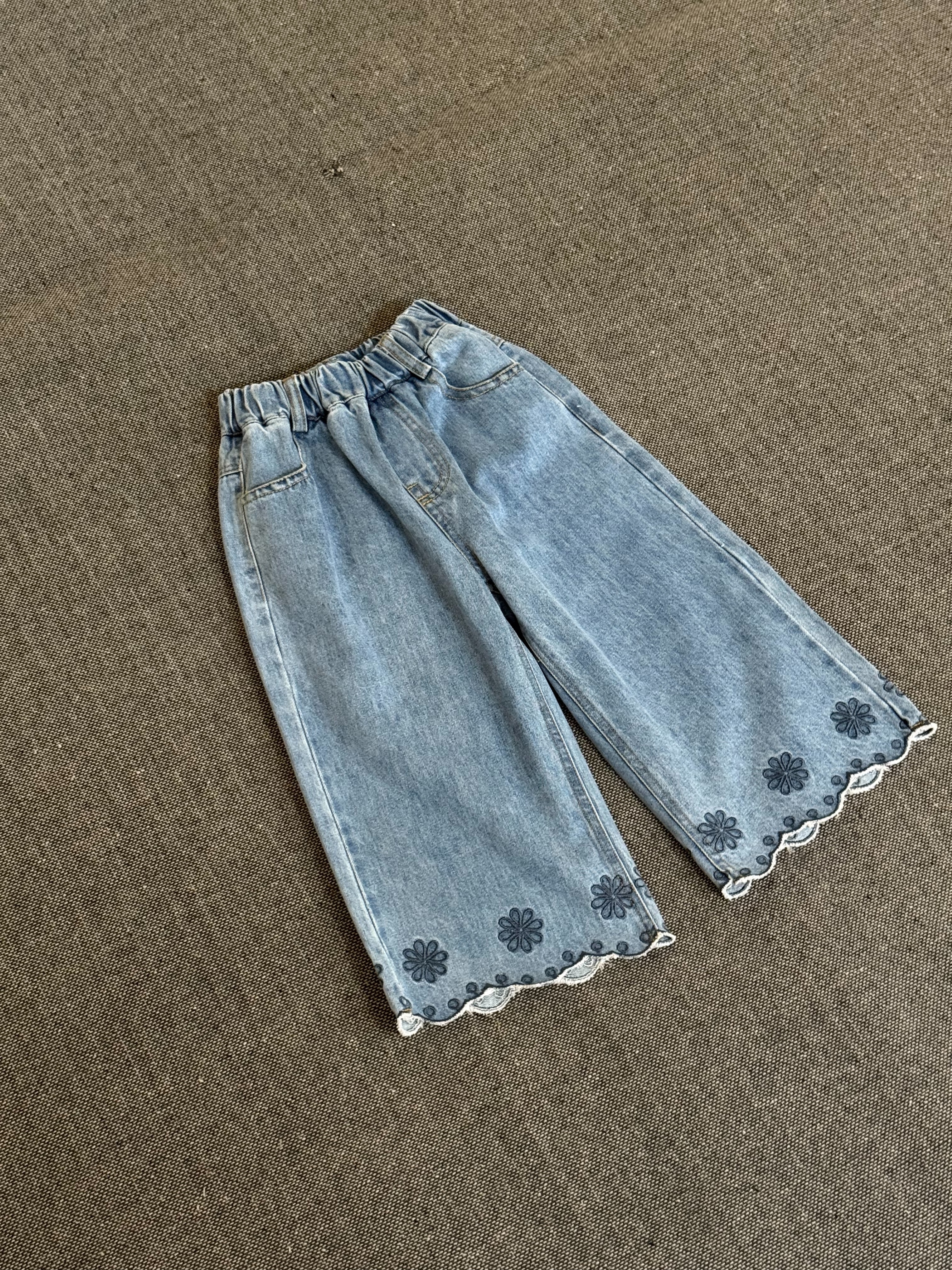雛菊刺繡牛仔寬褲