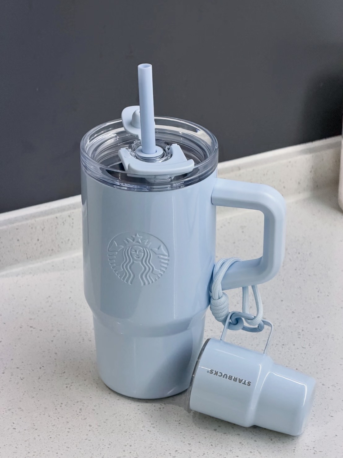 STARBUCKS 星巴克 寶寶藍 不鏽鋼 雙飲口杯 配迷你杯掛件 615ML