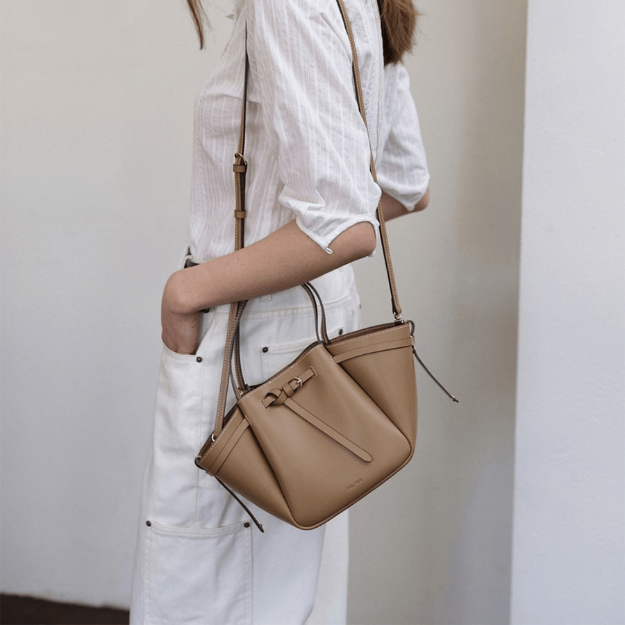 \官方最低價!!/ 飛韓國~$1900!! 入code再減-$100😱✨ Folnua｜PETIT ANTHOS BAG [3 colors] F76