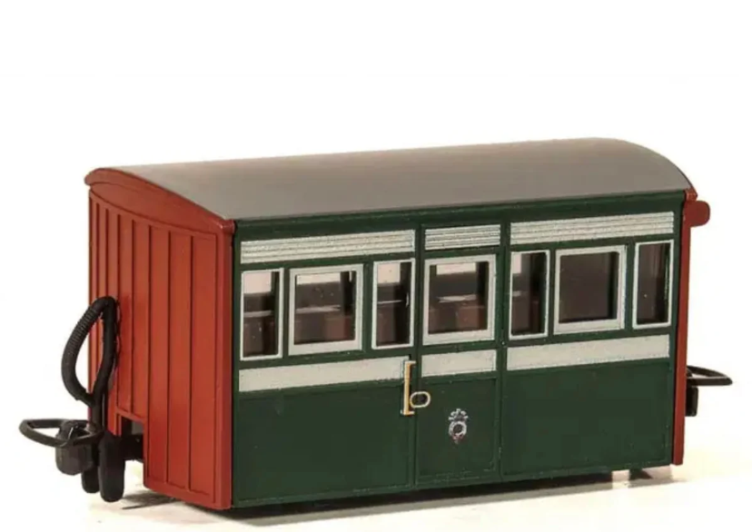 Peco  GR556A oo9 scale F.R. 4 Wheel Bug Box Coach, 3rd Class, Early Pres Livery
