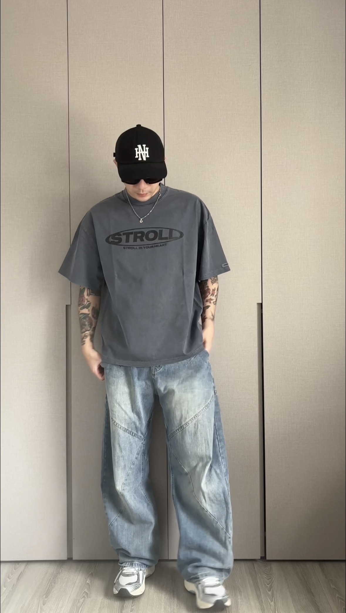 淺藍牛仔彎刀褲