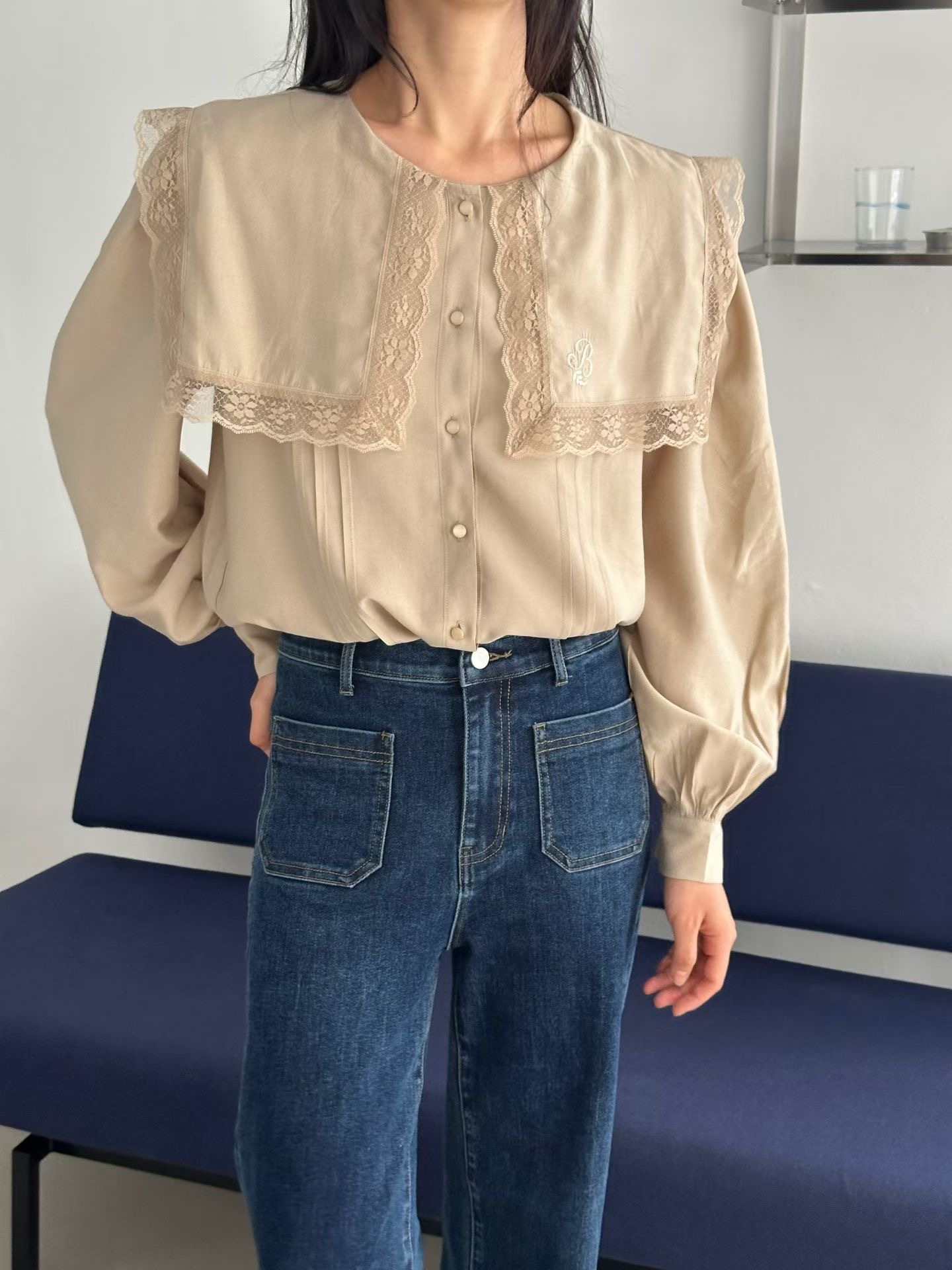 方蕾絲大領襯衫