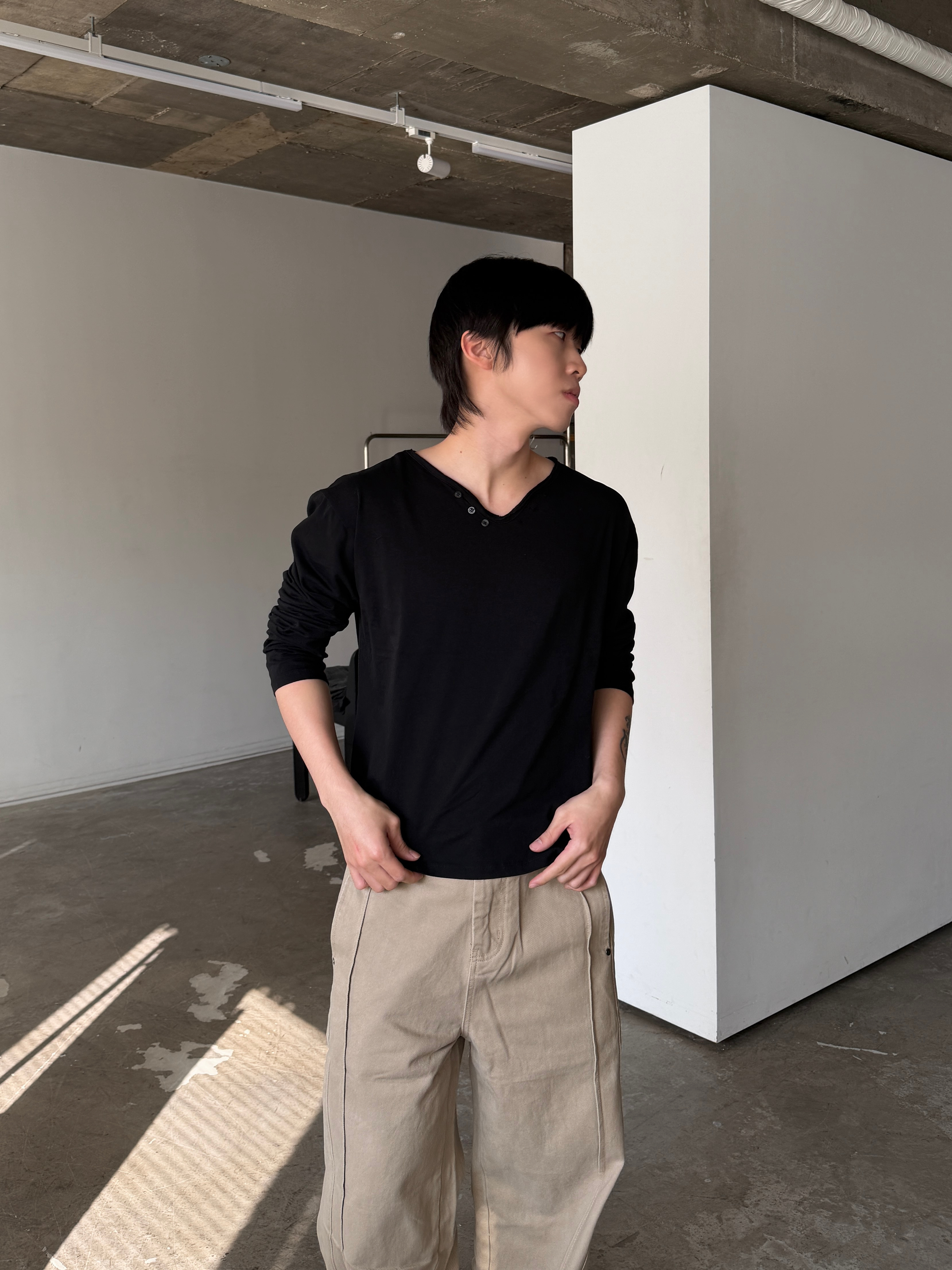 亨利領 素面鈕扣寬鬆長袖上衣