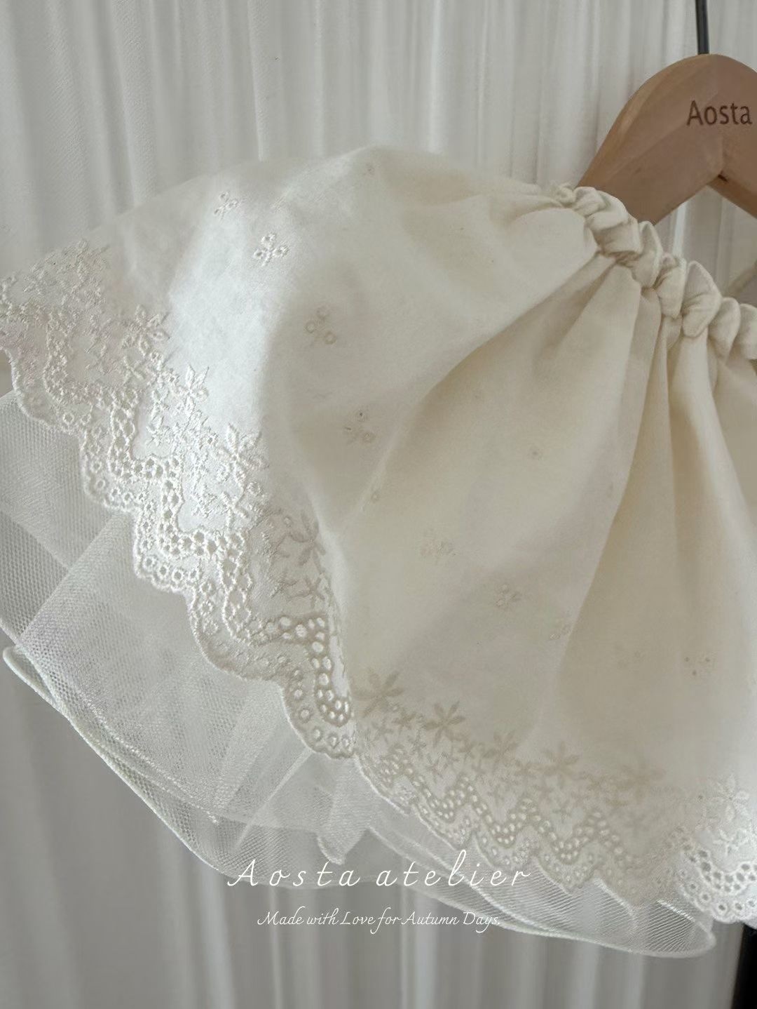 AOSTA Lace Skirt