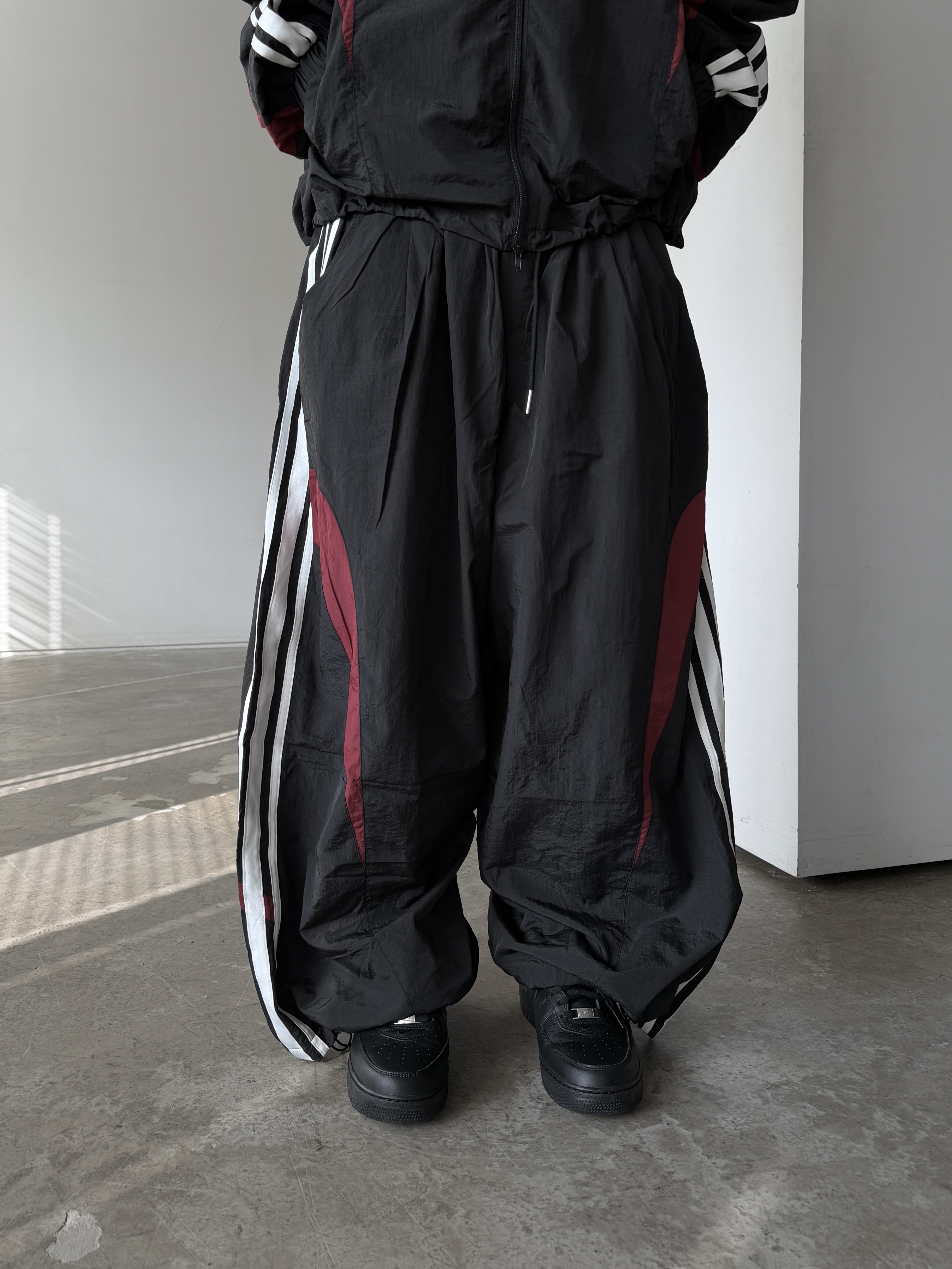 弧形曲線 撞色拼接 寬鬆尼龍 套裝長褲