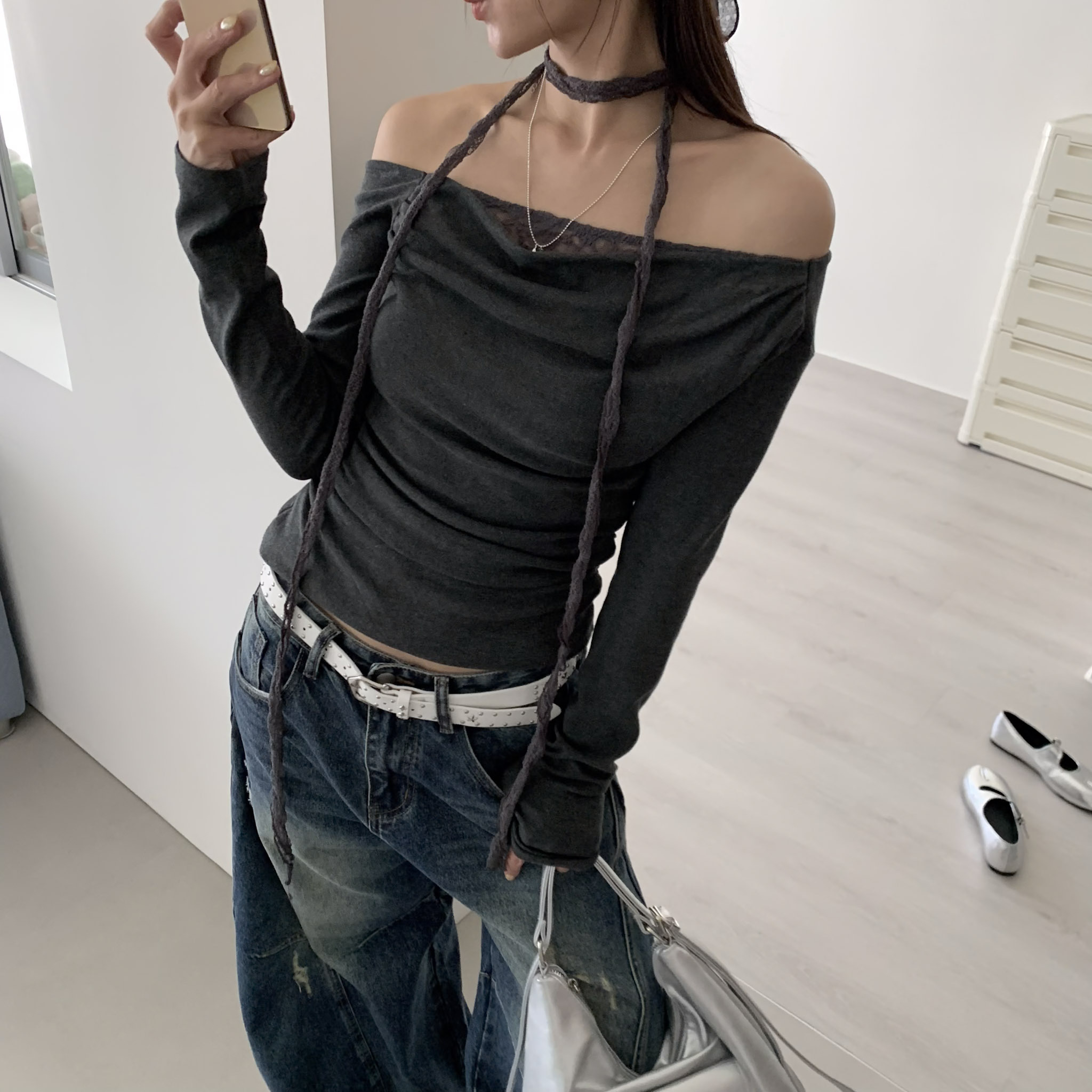ISA_不經意蕾絲 (附繞脖)斜肩假二件側抓皺上衣_68007