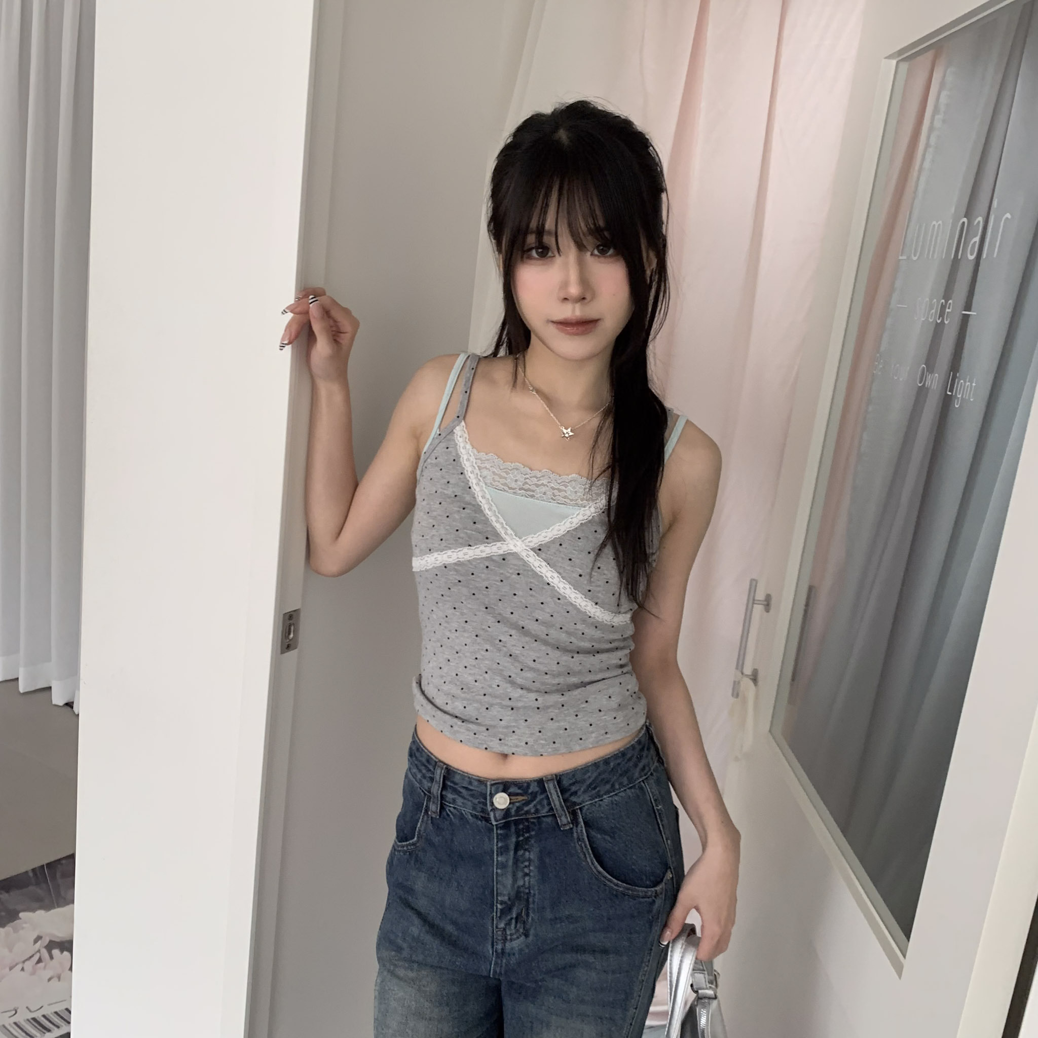 ISA_偷點時髦 本期必買v領波點交叉蕾絲吊帶_68012