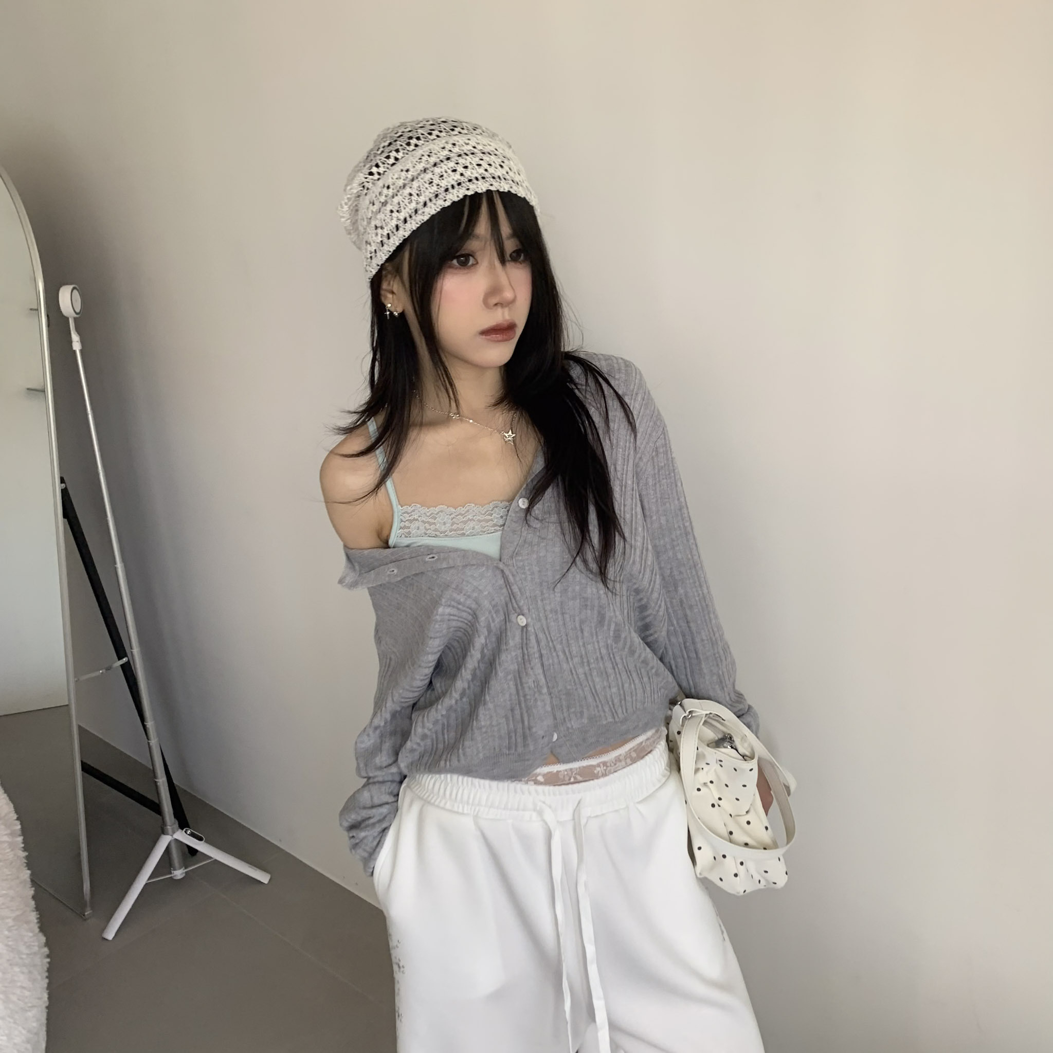 ISA_一天一色! 穿搭不重樣坑條針織排釦罩衫_68020
