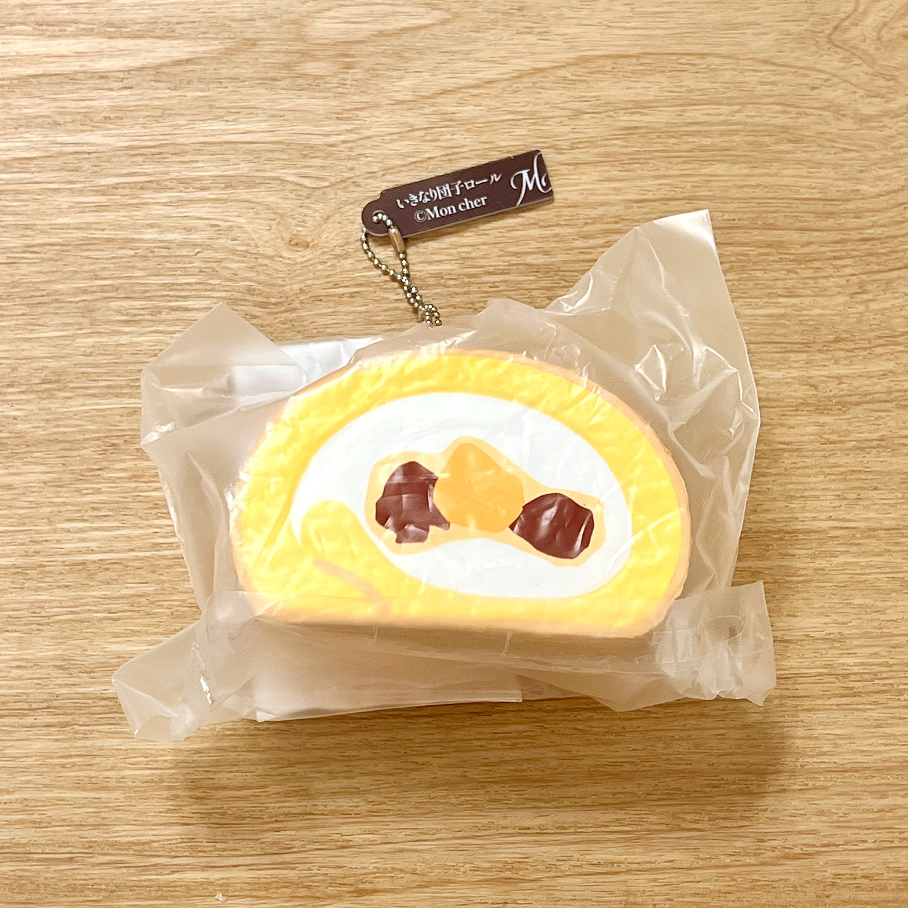 Rare Japan limited Mon Cher Cakeroll squishy