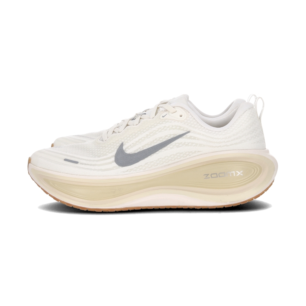 Nike Vomero Plus Ess 男鞋 淺卡其色 緩震 厚底 透氣 運動 休閒 慢跑鞋 IM8336-100