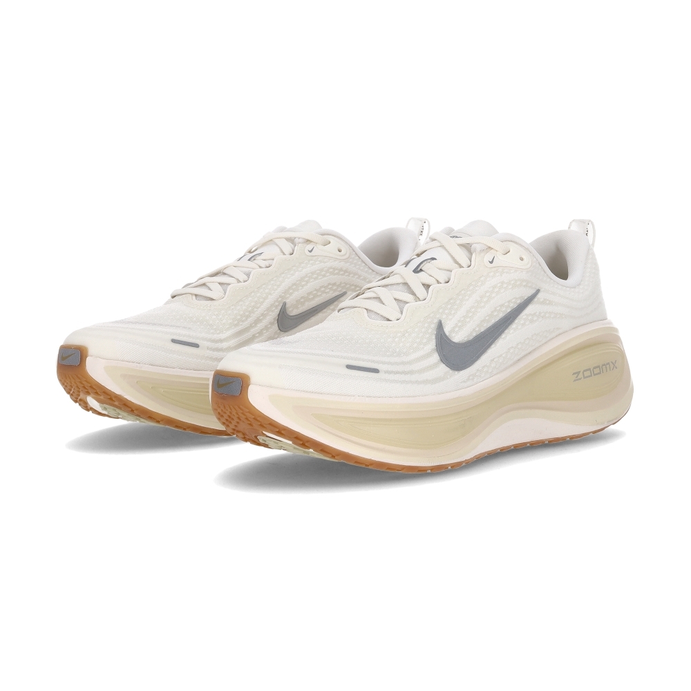 Nike Vomero Plus Ess 男鞋 淺卡其色 緩震 厚底 透氣 運動 休閒 慢跑鞋 IM8336-100