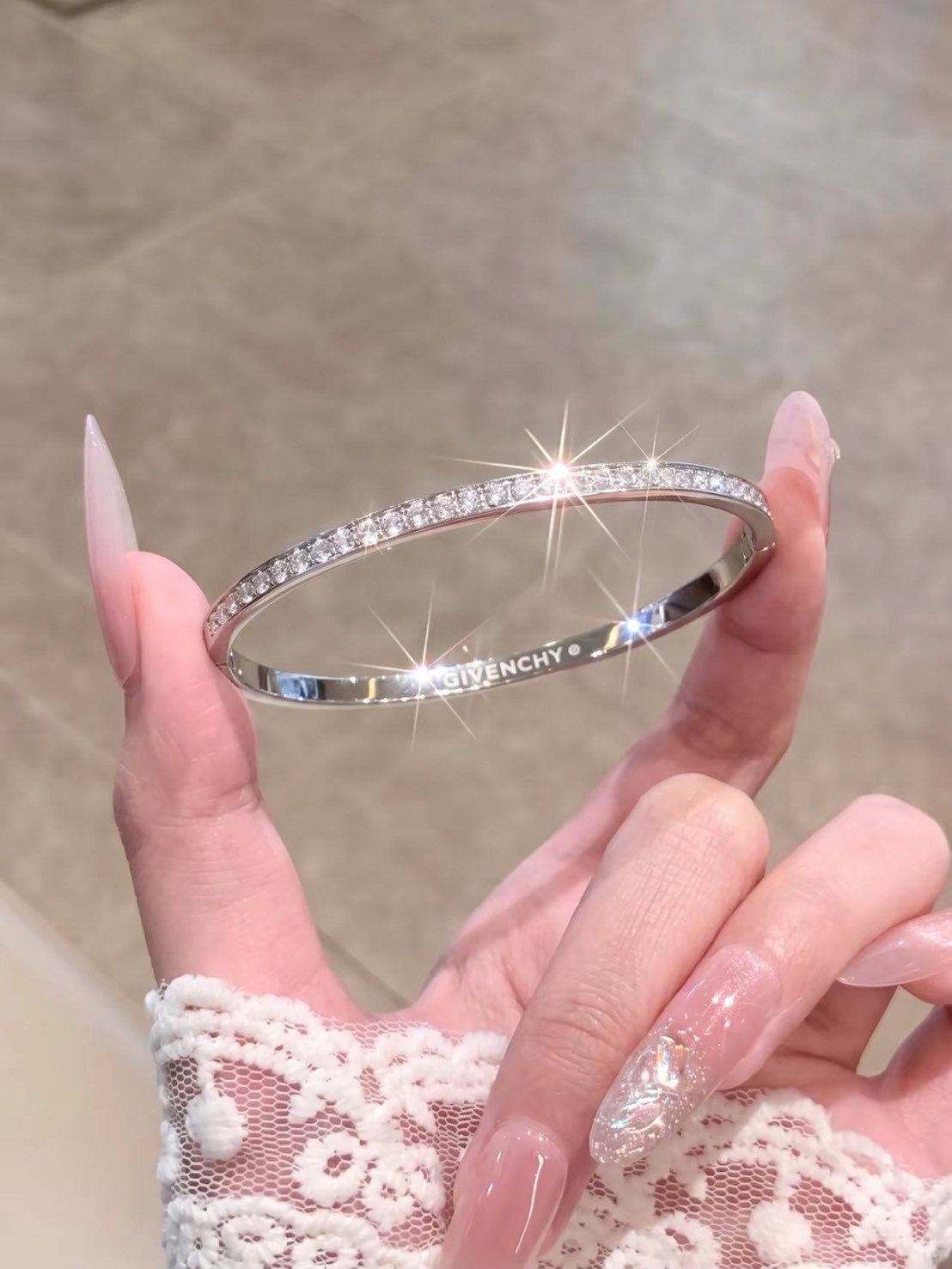 <手腕自帶碎鑽濾鏡✨> GIVENCHY 紀梵希 小碎鑽 手鐲 三色