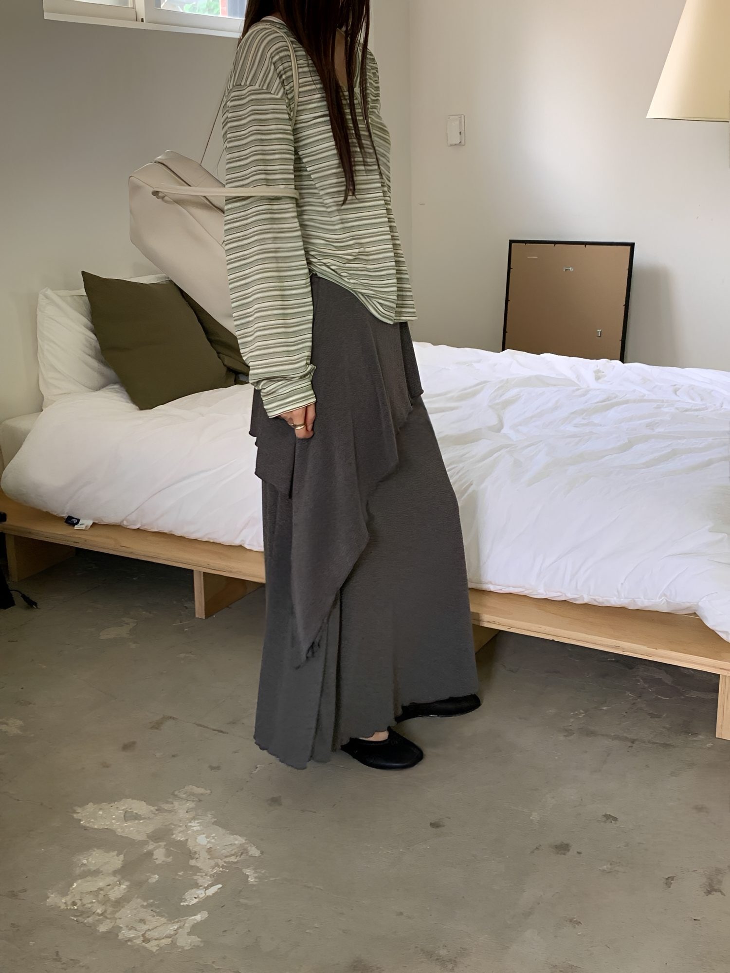 亨利領條紋薄罩衫室內全身穿搭 THankus
