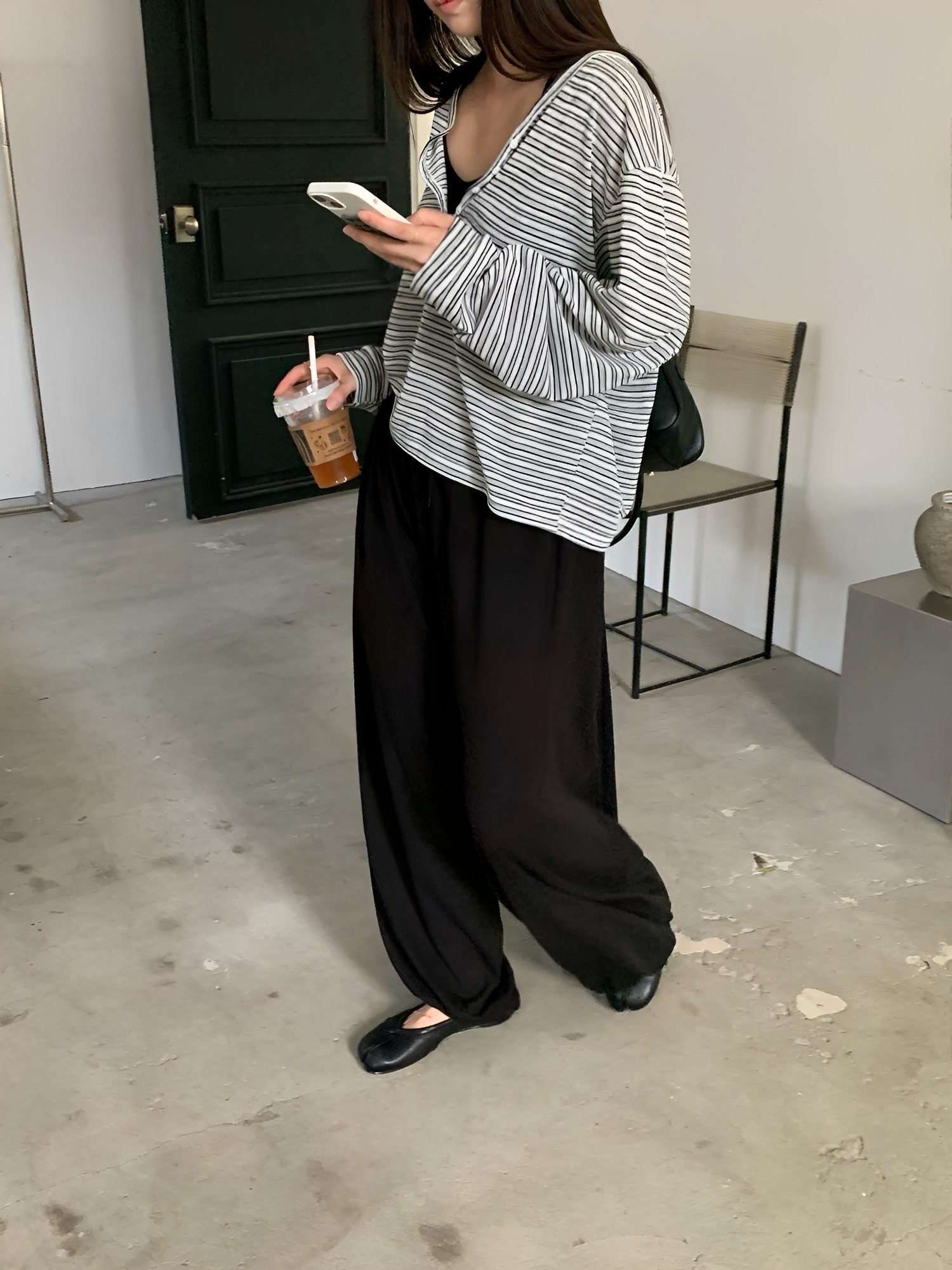 淡紫條紋罩衫戶外街拍造型 THankus