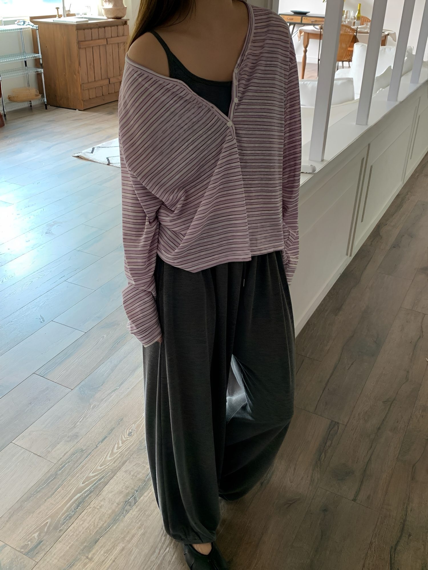 條紋罩衫背面版型與下襬展示 THankus
