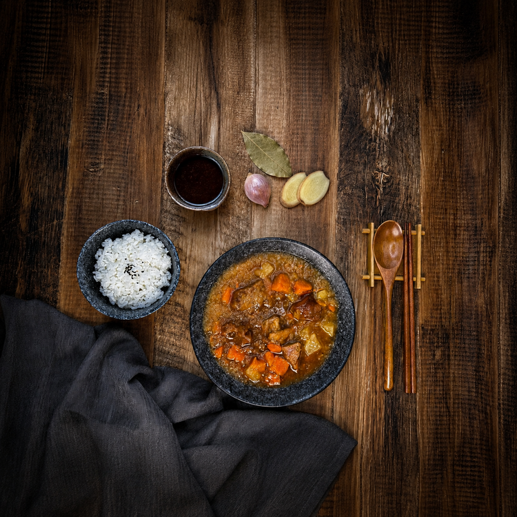 慢火紅韻牛肉煲