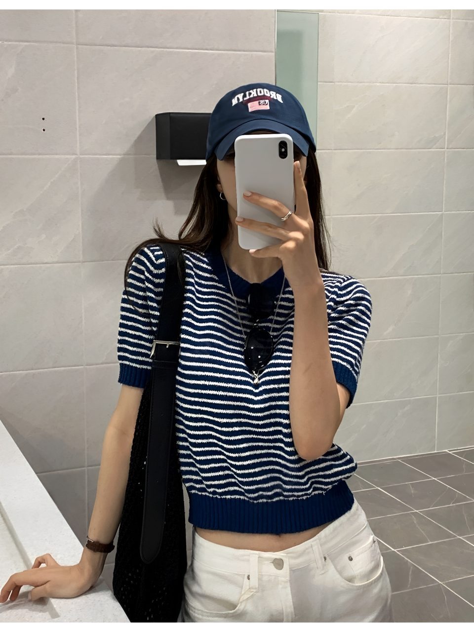 藏青條紋針織衫女款鏡面自拍 THankus