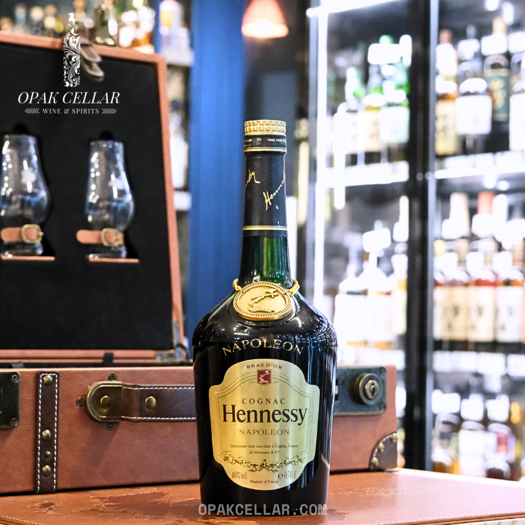 Hennessy Napoleon Cognac 1980's 紅章