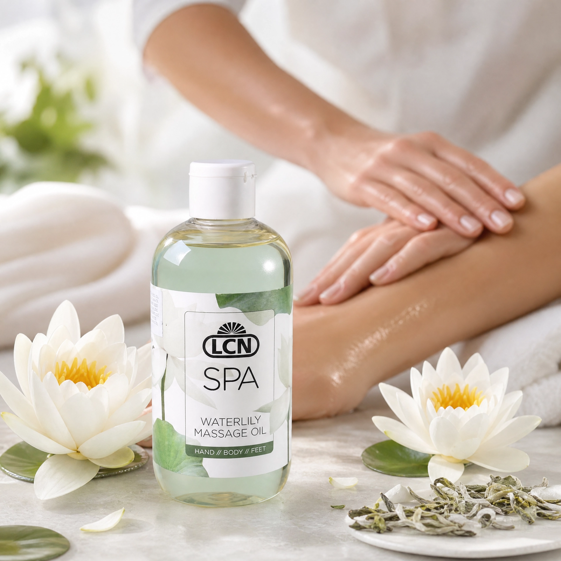 LCN SPA 荷花按摩油 300ml