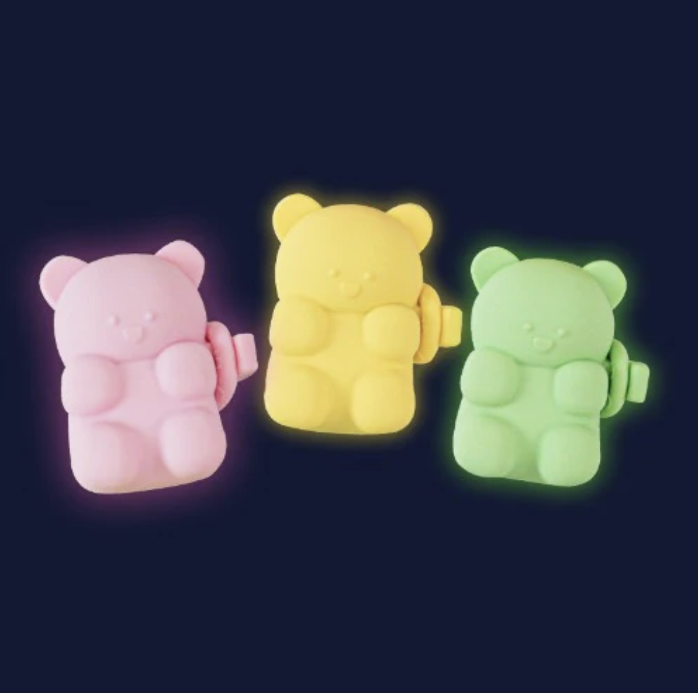 Bite me｜韓國 小熊軟糖造型 LED 充電閃爍掛飾