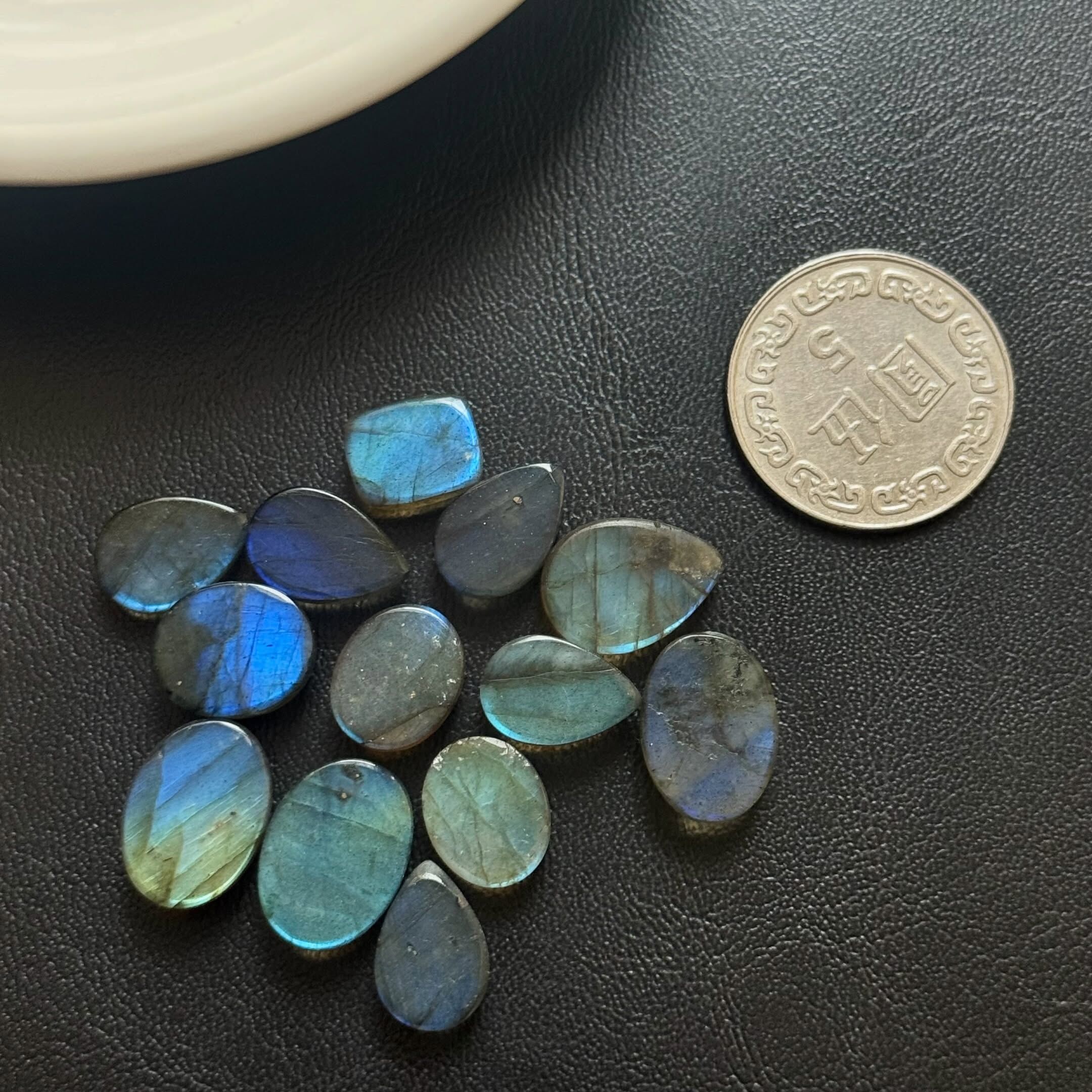 [原石] 拉長石 水晶蛋面