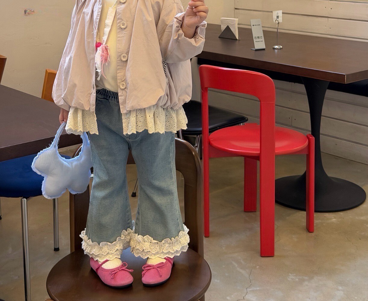 蕾絲有點甜牛仔褲