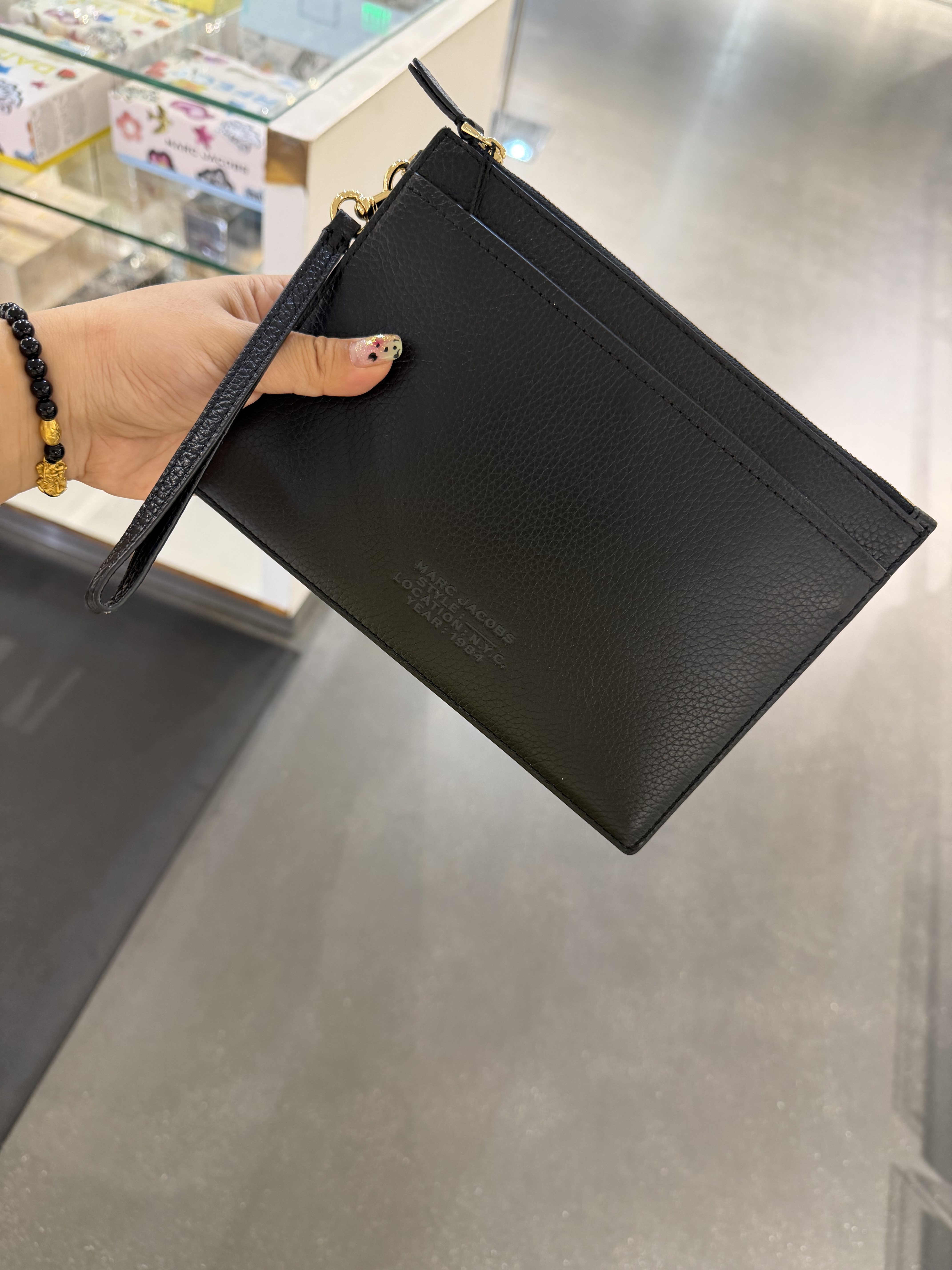 【直播】Marc Jacobs LX082781 腕帶手提包 (黑色)