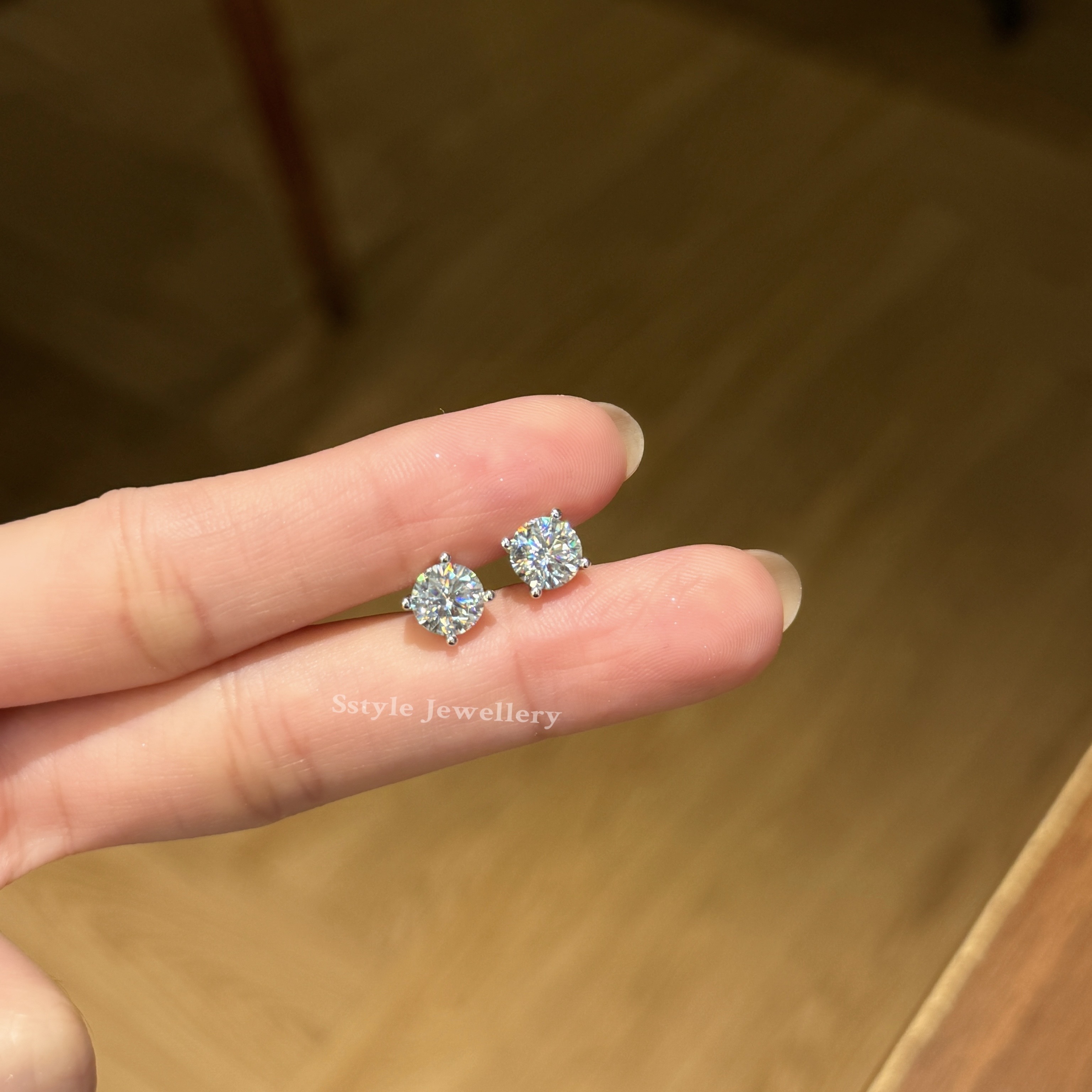 Remy Moissanite Earring