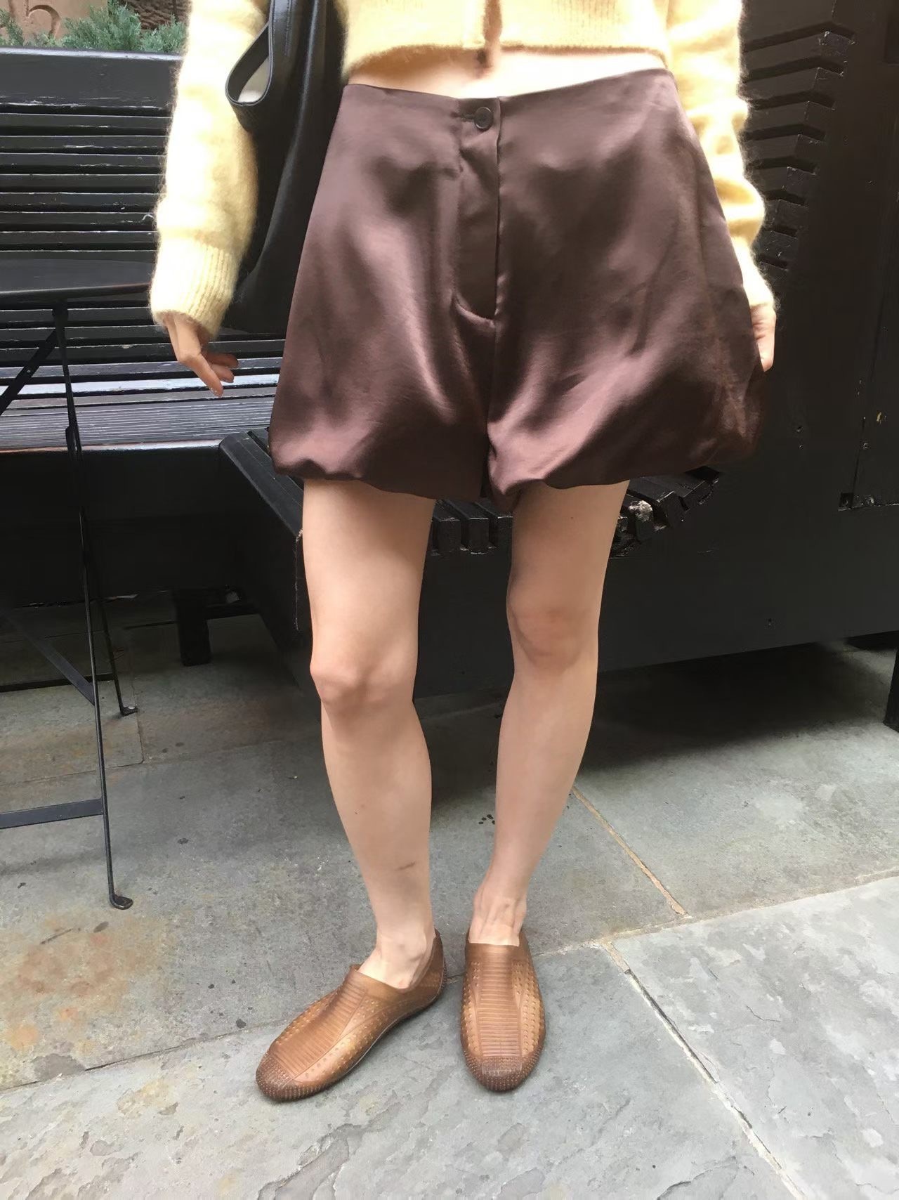 緞面泡泡質感短褲