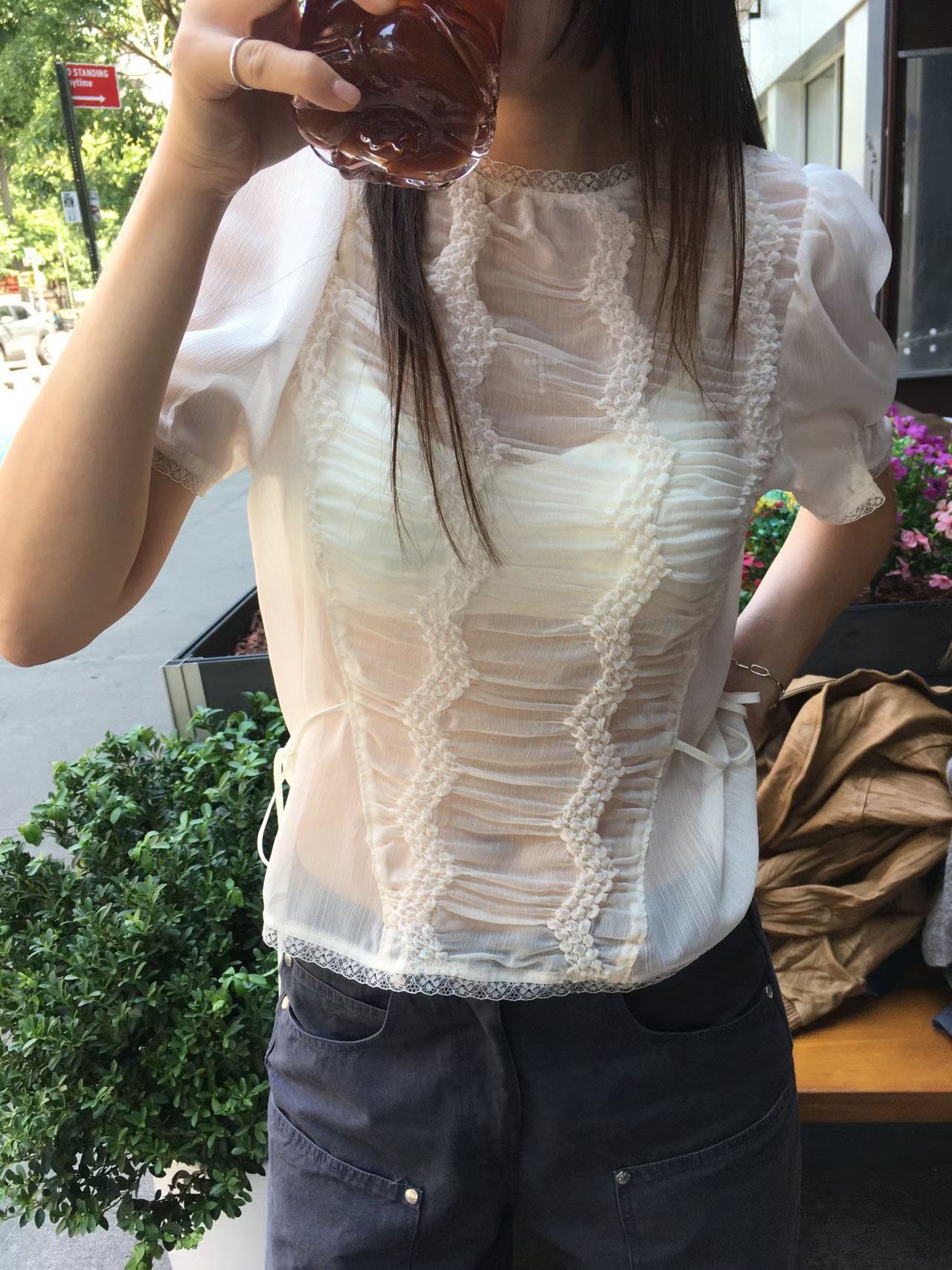 鋸齒抓褶紗綁帶短袖上衣