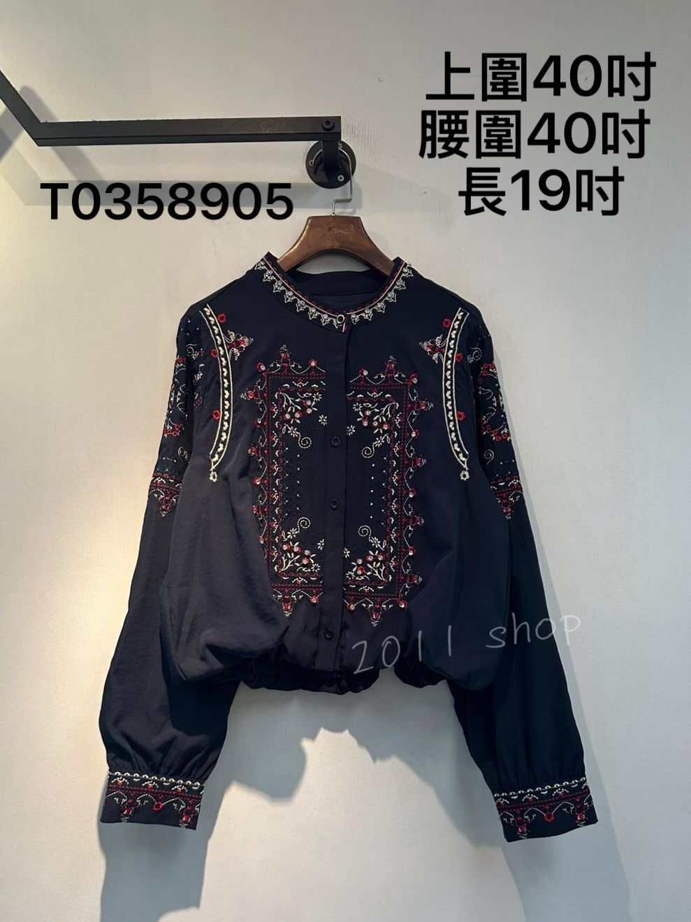 閃閃民族風刺繡泡泡TOP  上圍40吋 腰圍40吋  長19吋  T0358905