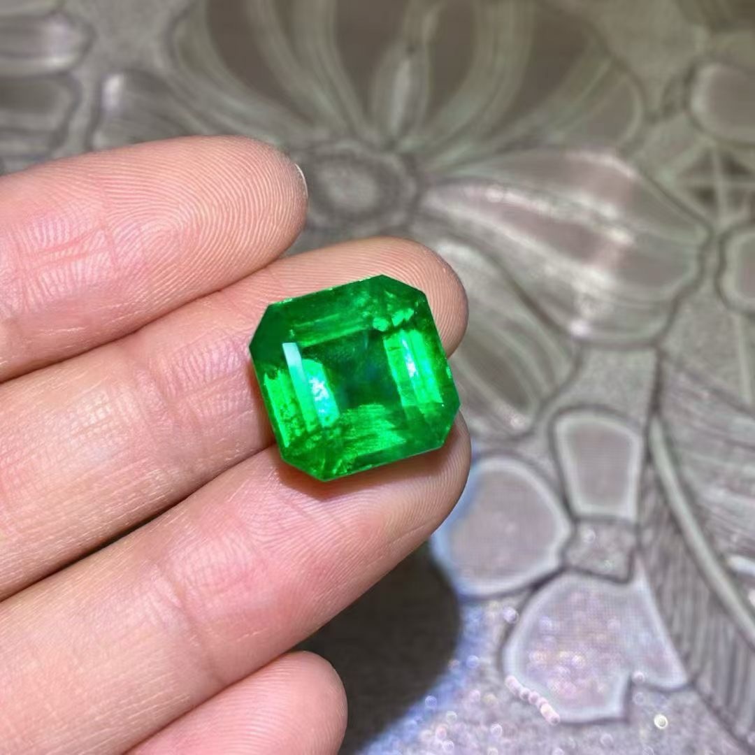 Collector-Grade | No-Oil Emerald Loose Stone