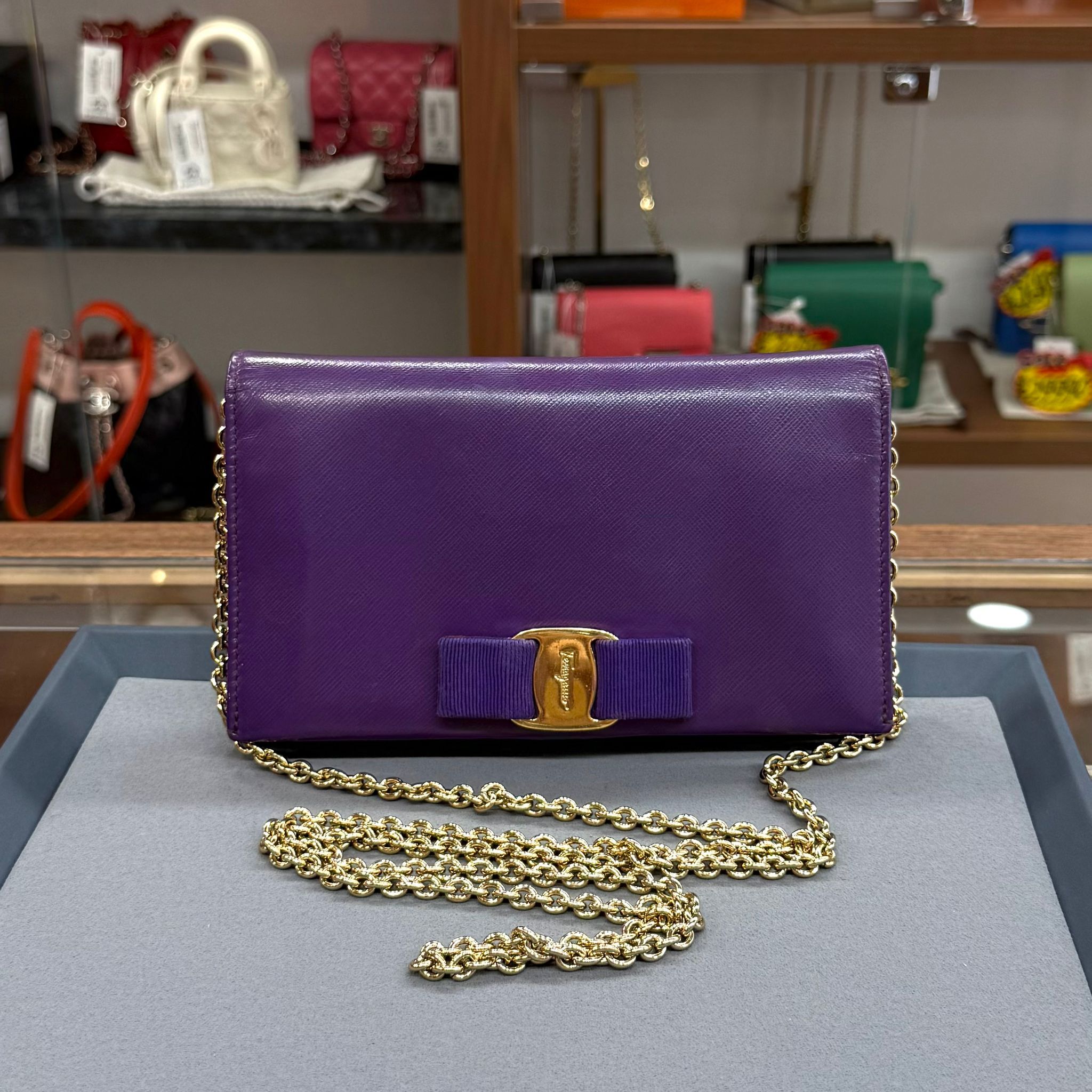 85%NEW USED SALVATORE FERRAGAMO VARA 紫色蝴蝶結 WALLET ON CHAIN #菲拉格慕
