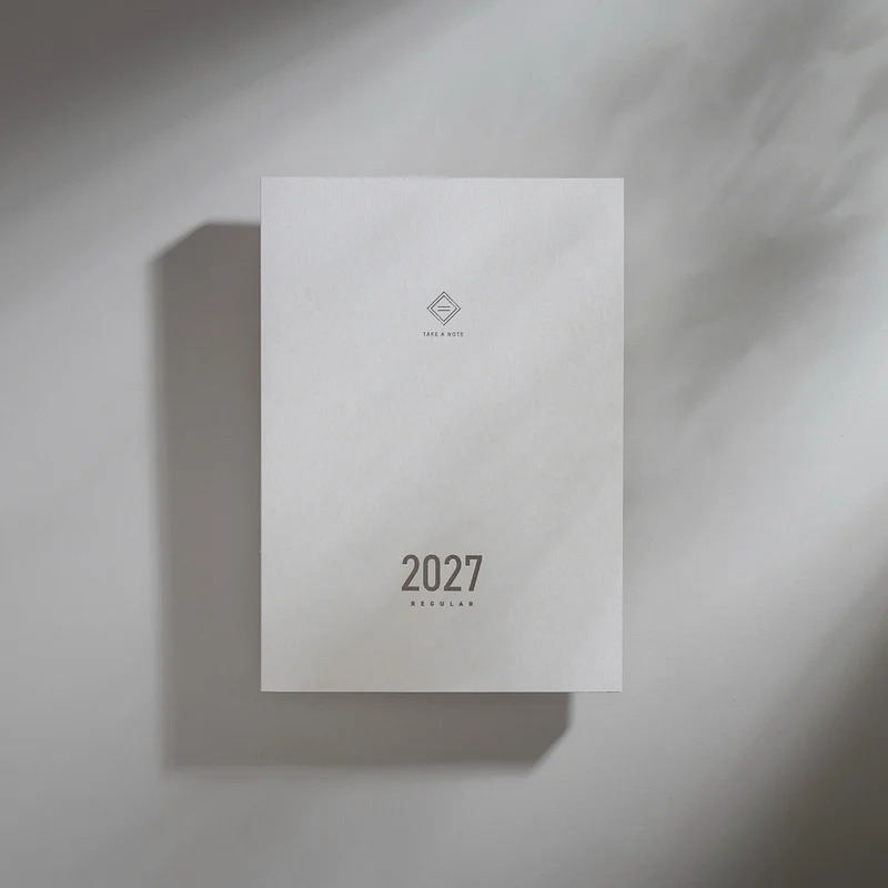 預購：2027 TAKE A NOTE REGULAR時效日誌 A5 台灣假期版：兩日一頁，預購贈原廠PVC書衣