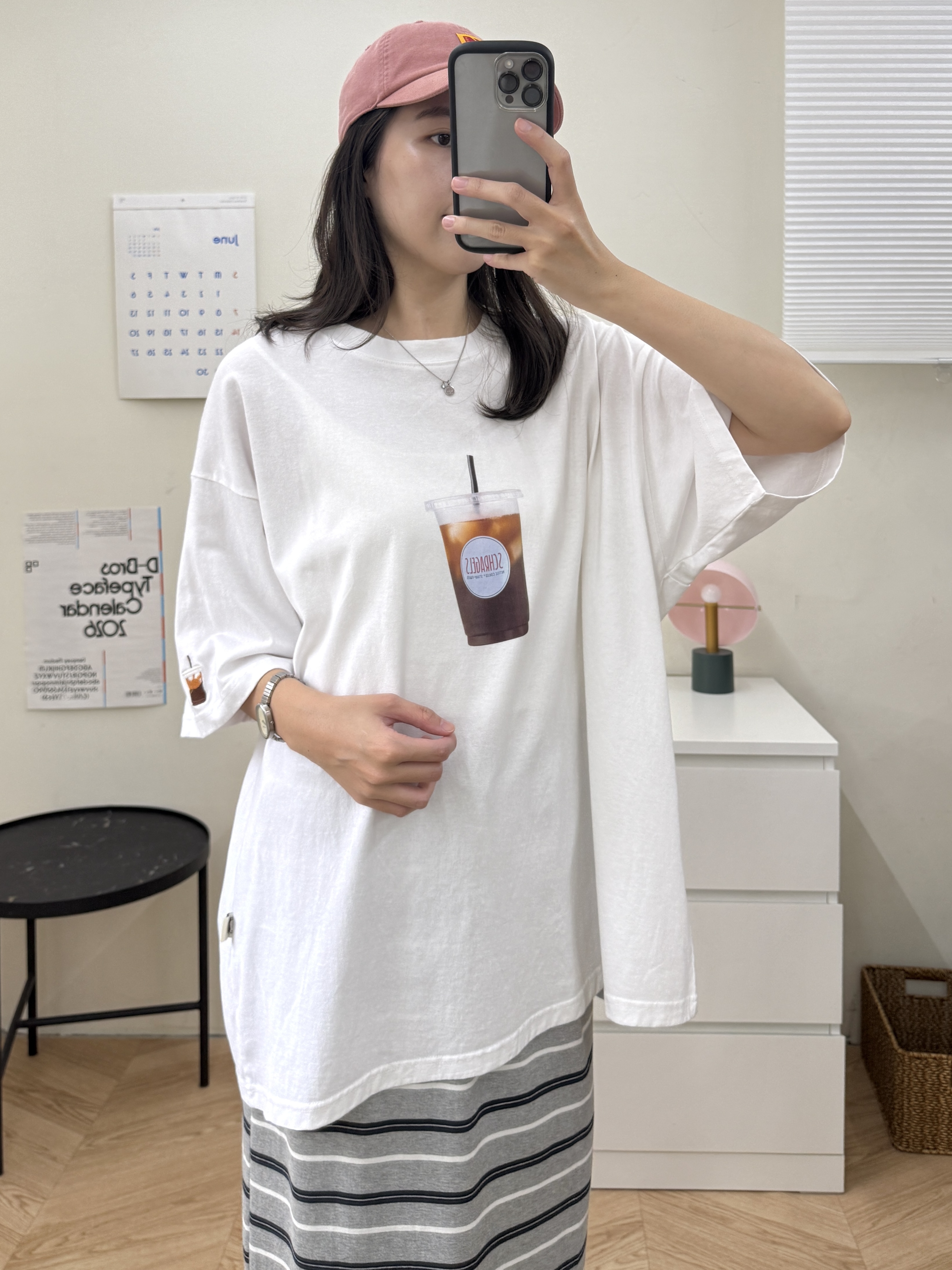 袖口小刺繡美式咖啡大T
