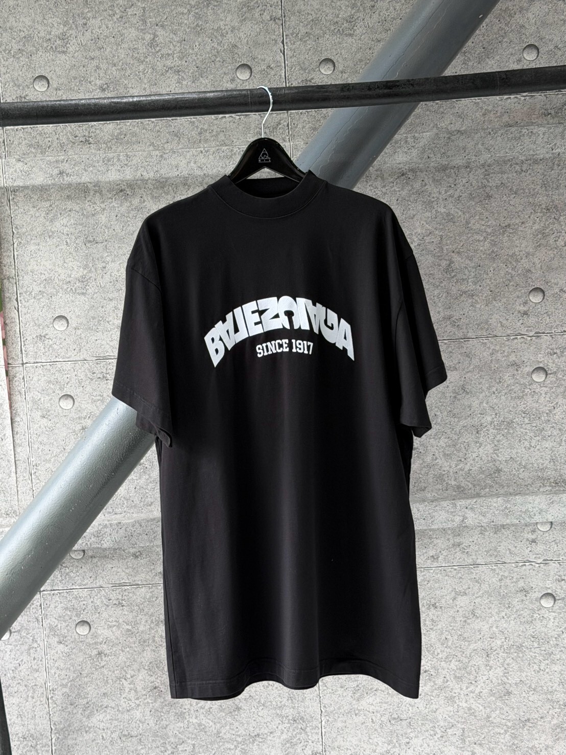 Balenciaga 翻轉印花Logo 刺繡1917 短袖 T