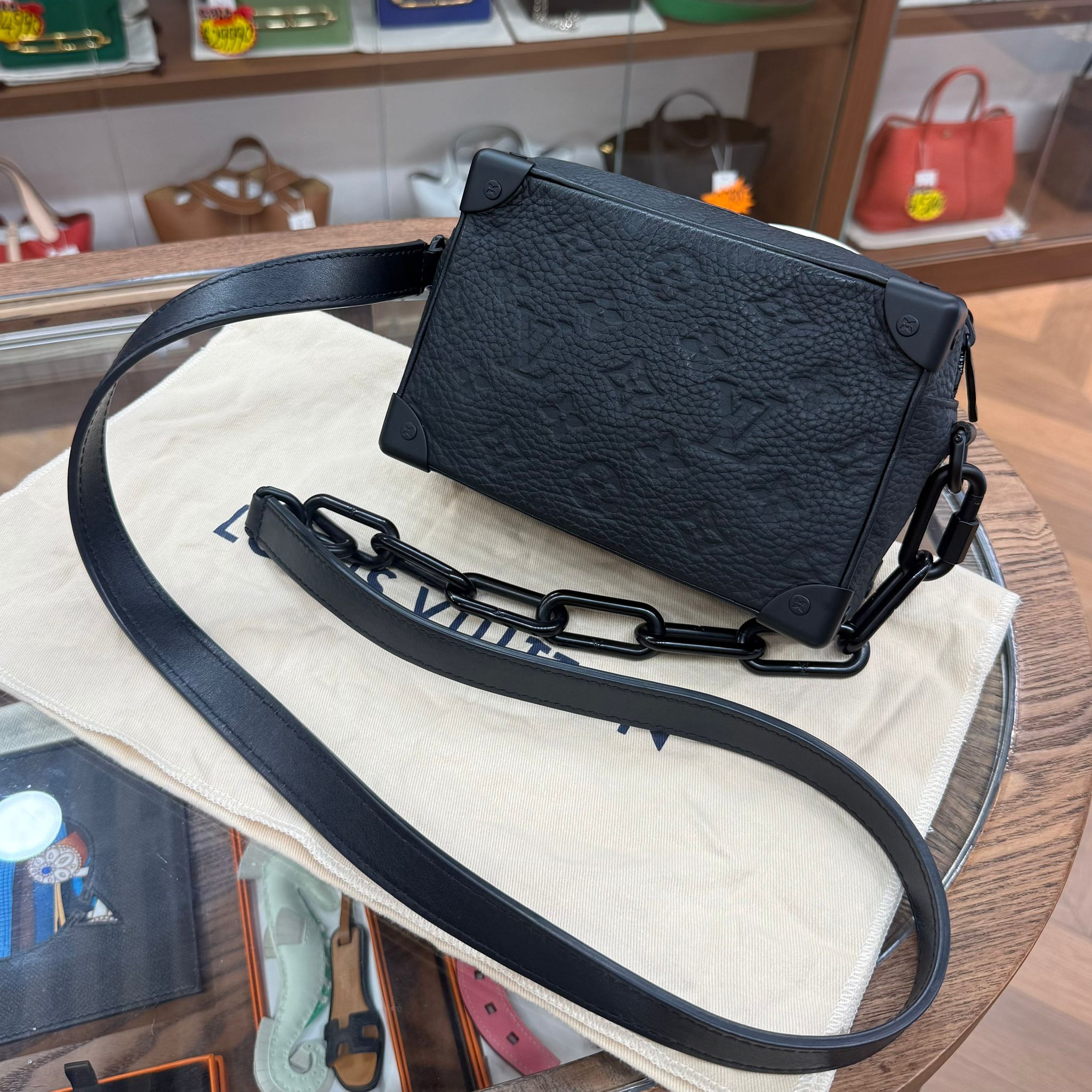 95%NEW USED LV  MINI SOFT TRUNK MONOGRAM TAURILLON 黑色軟盒子壓花皮革 #黑武士 #芯片款