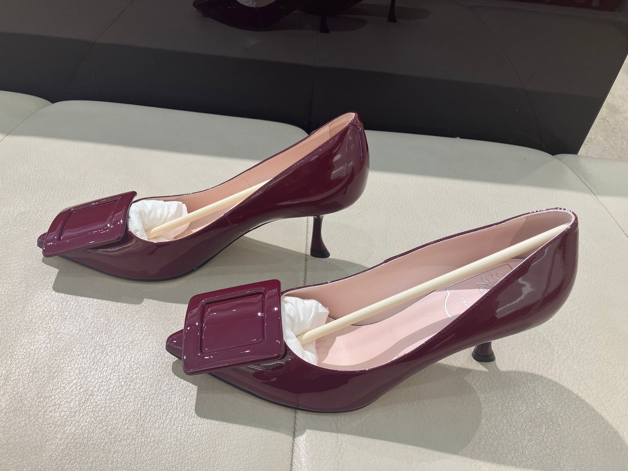 Roger Vivier Viv in the city heels patent Burgandy