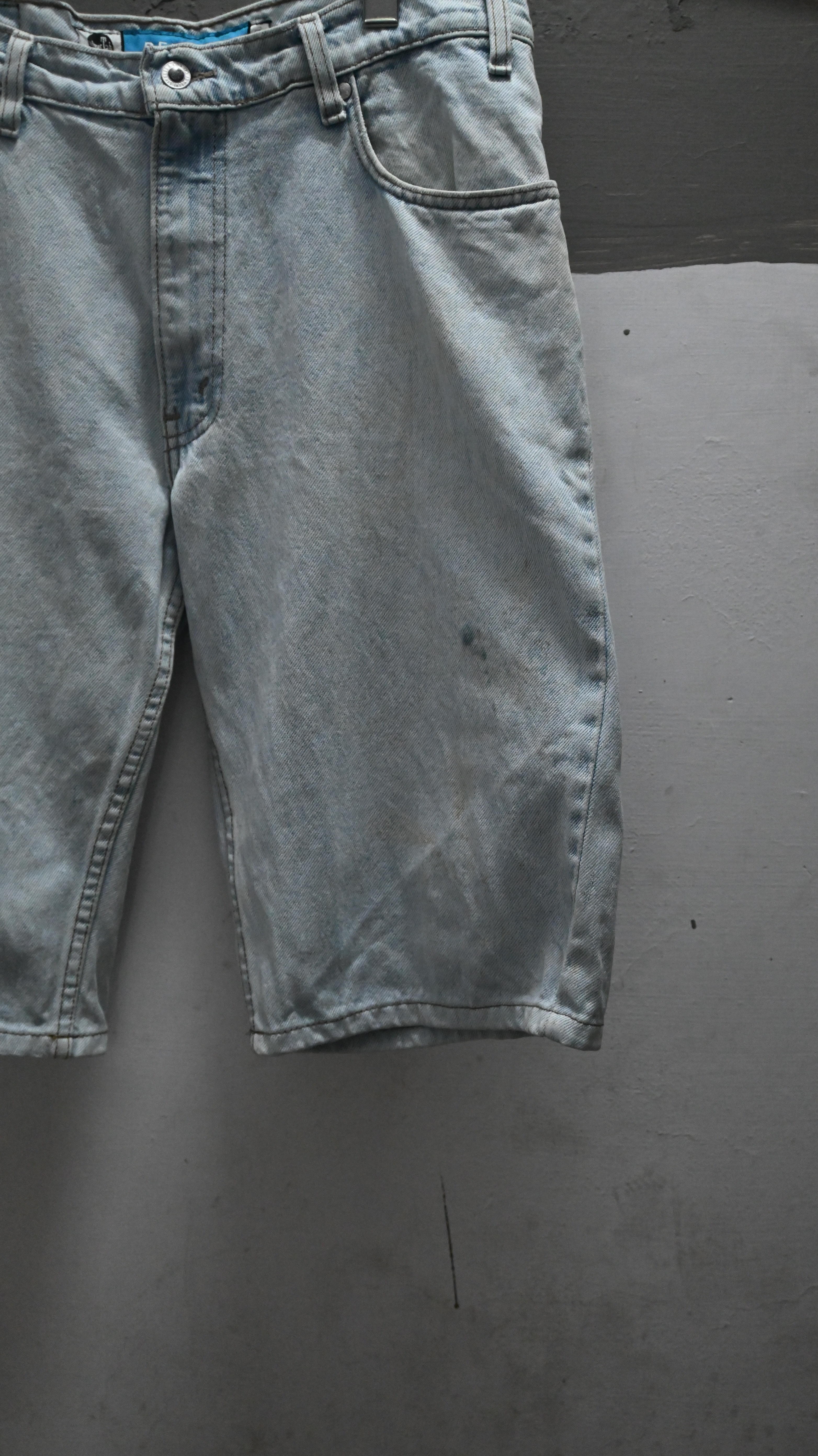 90’s Levi’s Silver Tab Cut Short (MADE IN USA)