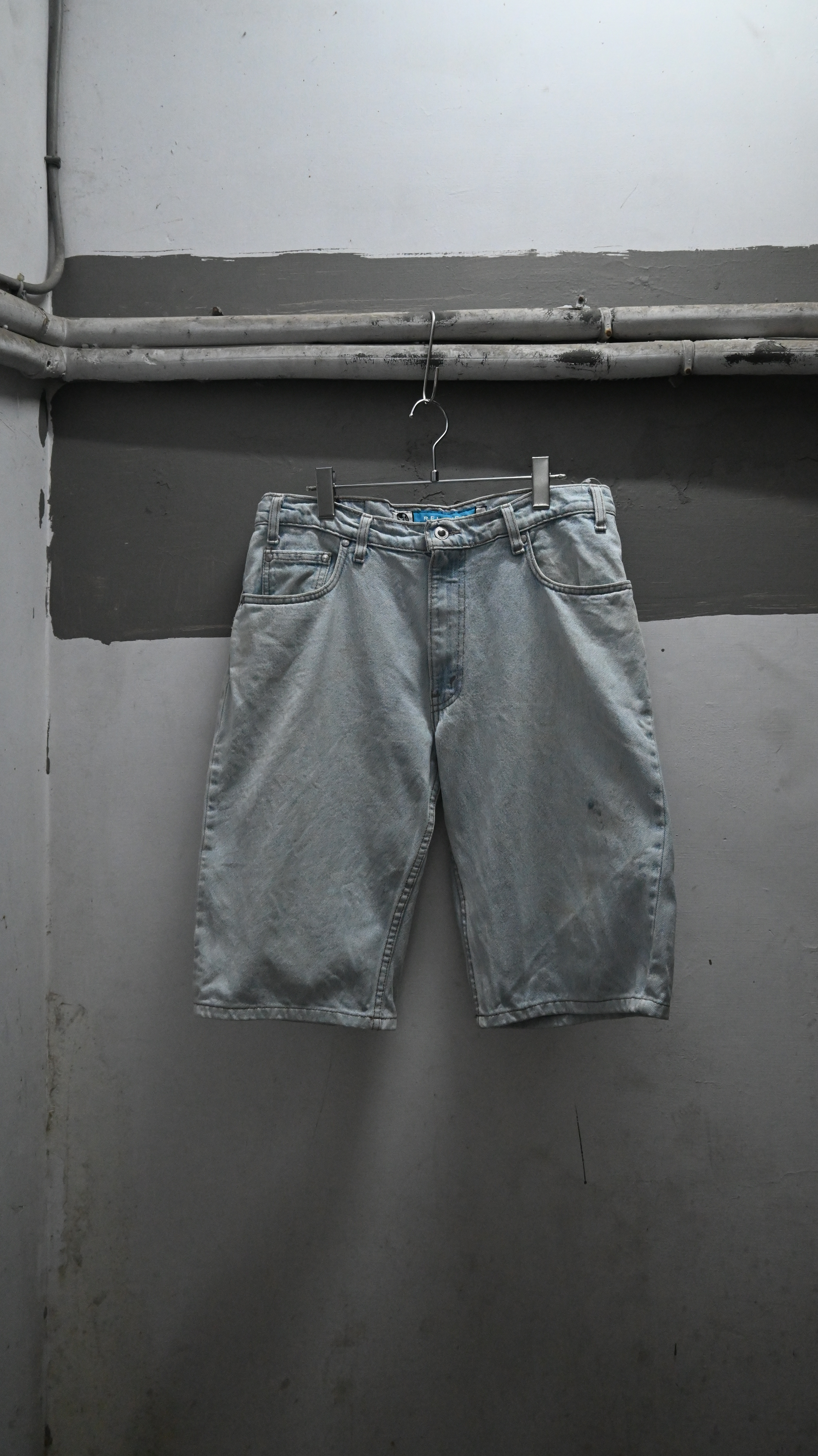 90’s Levi’s Silver Tab Cut Short (MADE IN USA)