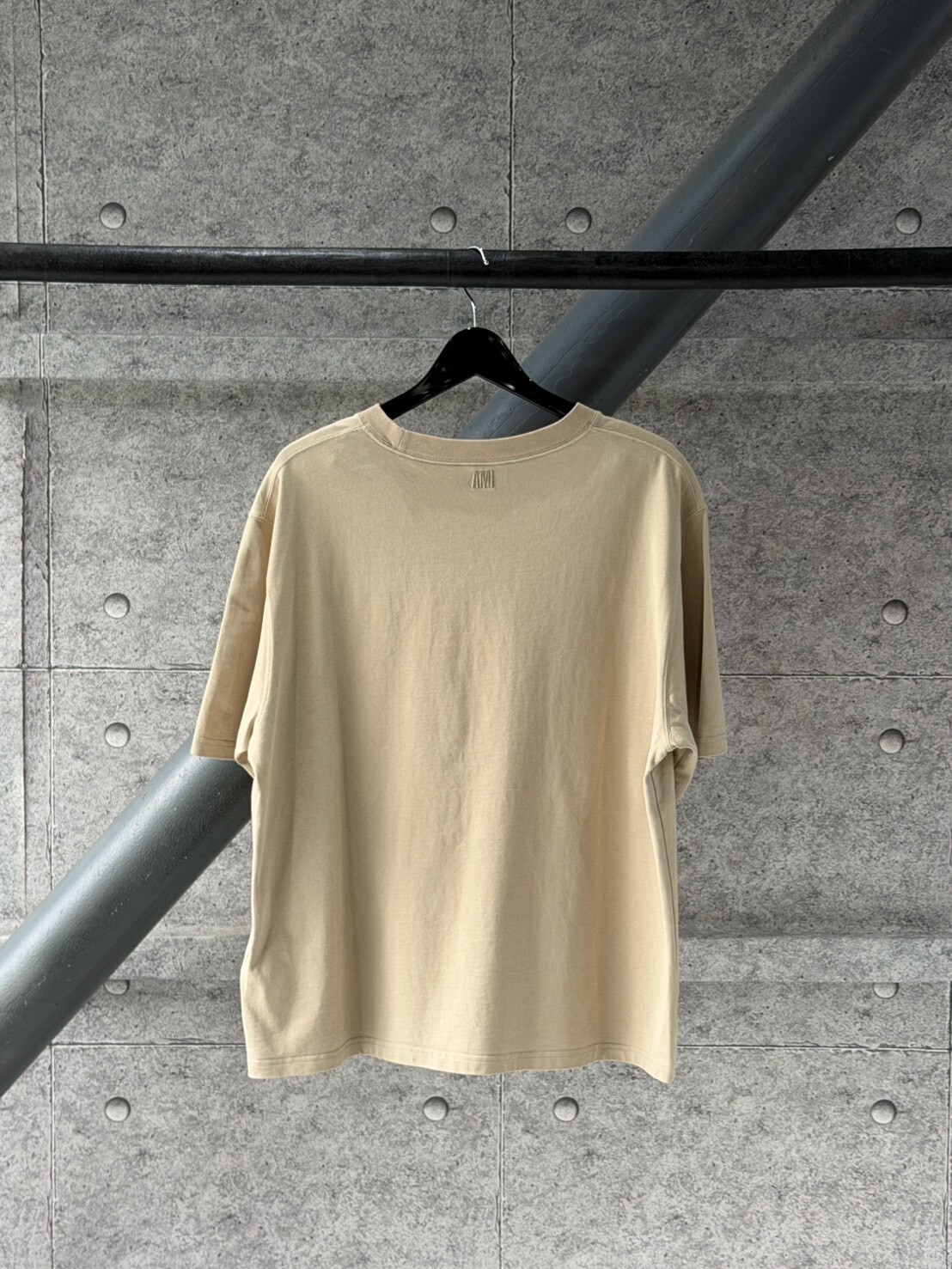 AMI PARIS 奶茶 刺繡大Logo 短袖T